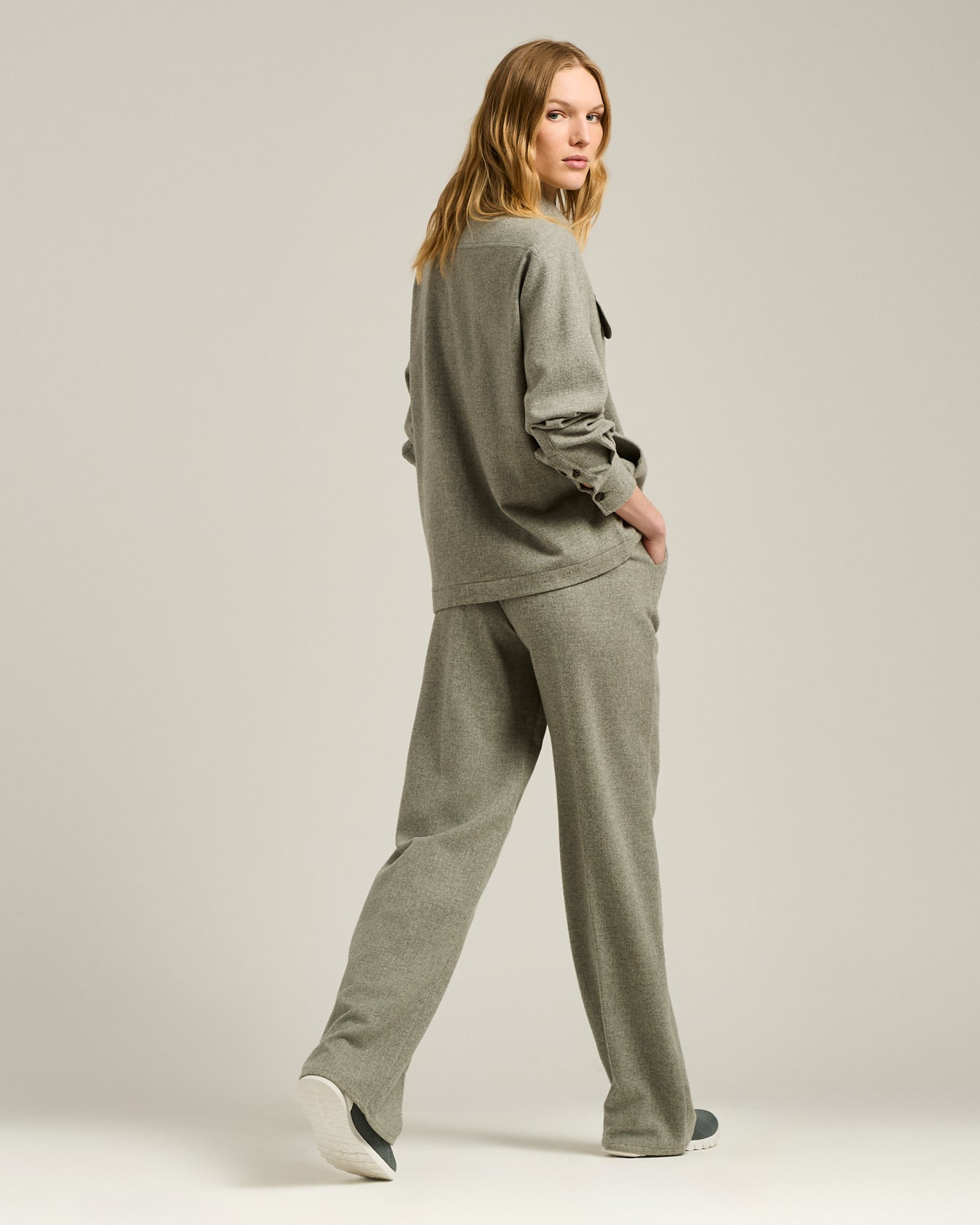 GRAY CASHMERE AND WOOL-BLEND WIDE-LEG TROUSERS WITH ELASTIC WAIST