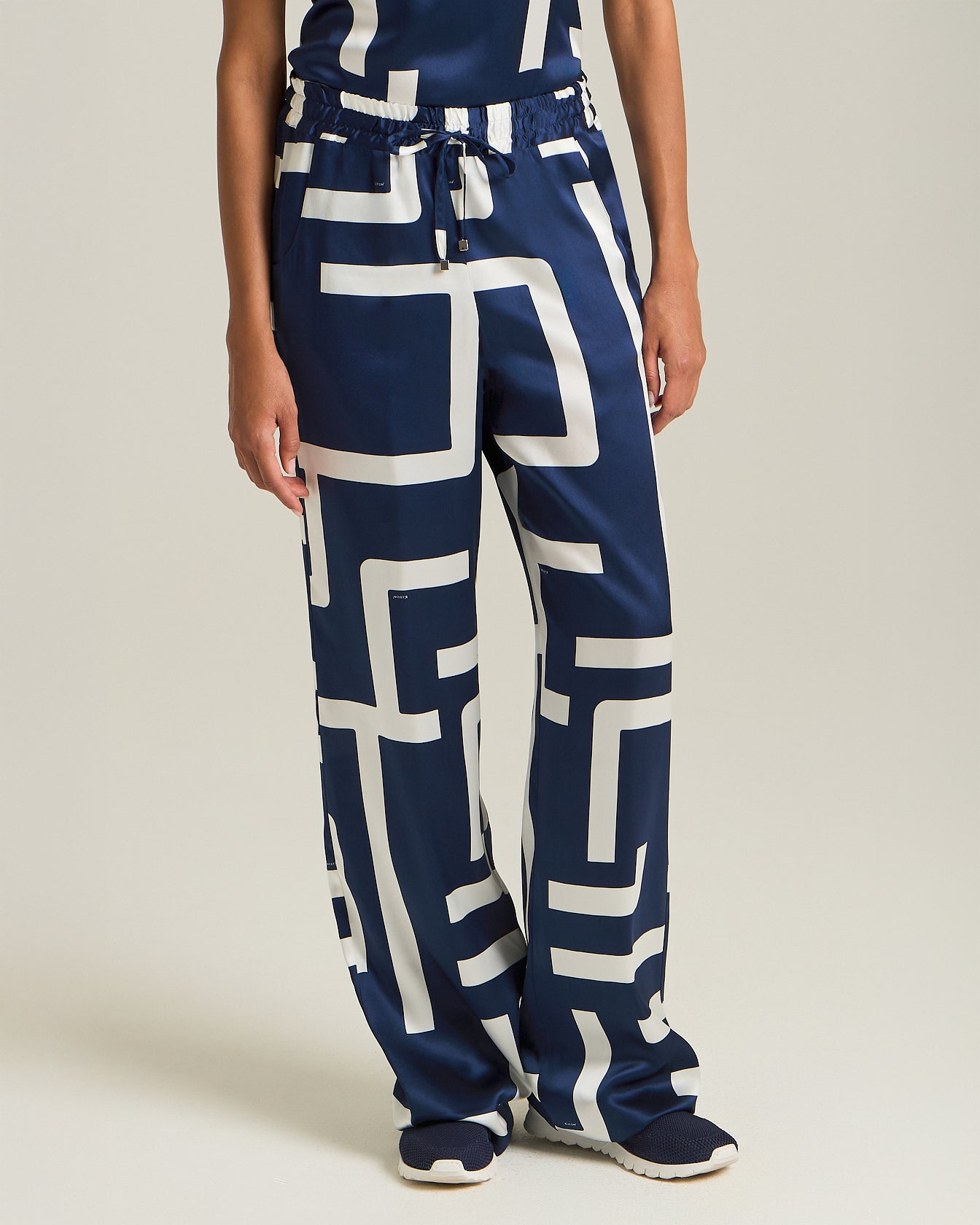 SILK TROUSERS WITH INFINITY MAZE PATTERN