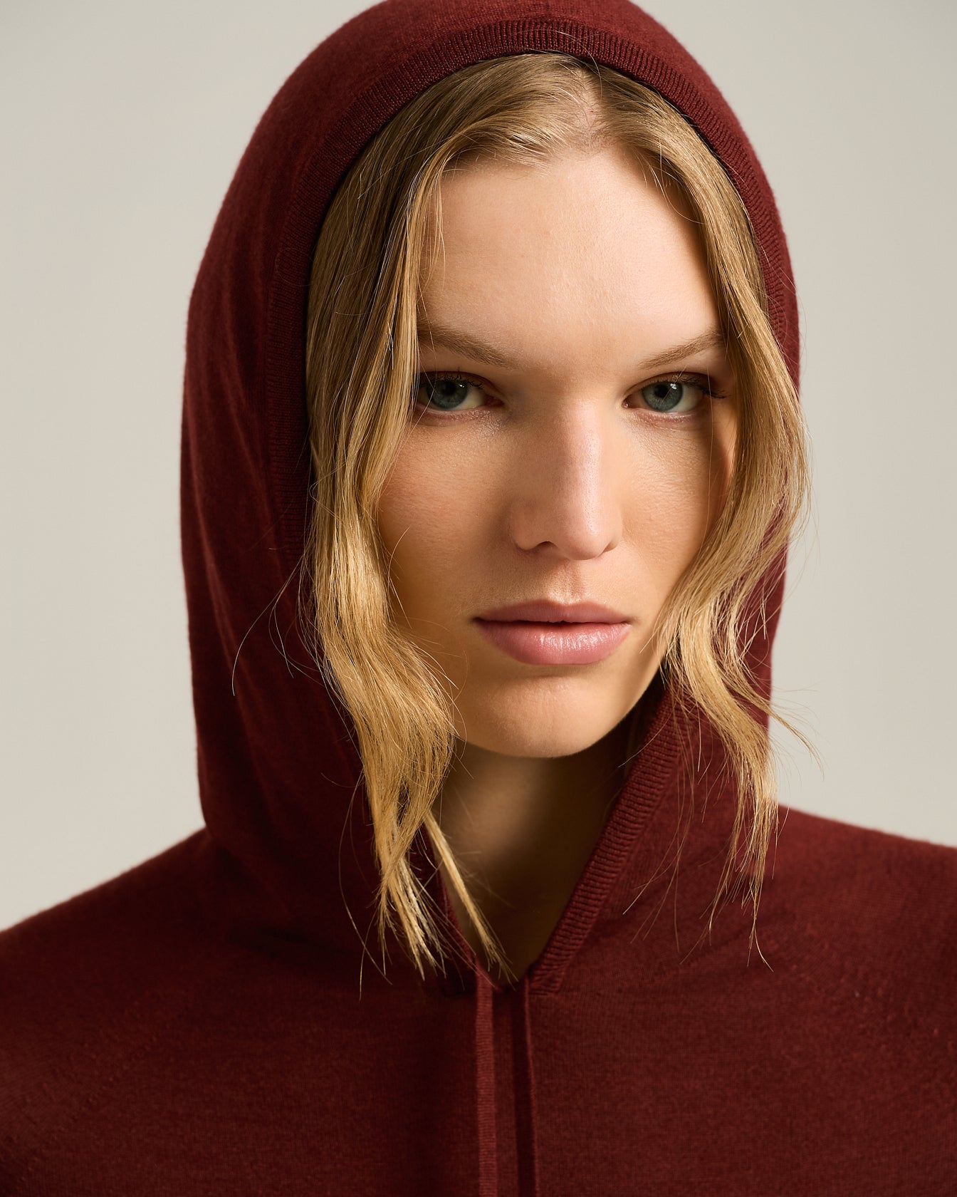 CASHMERE AND SILK HOODED SWEATSHIRT