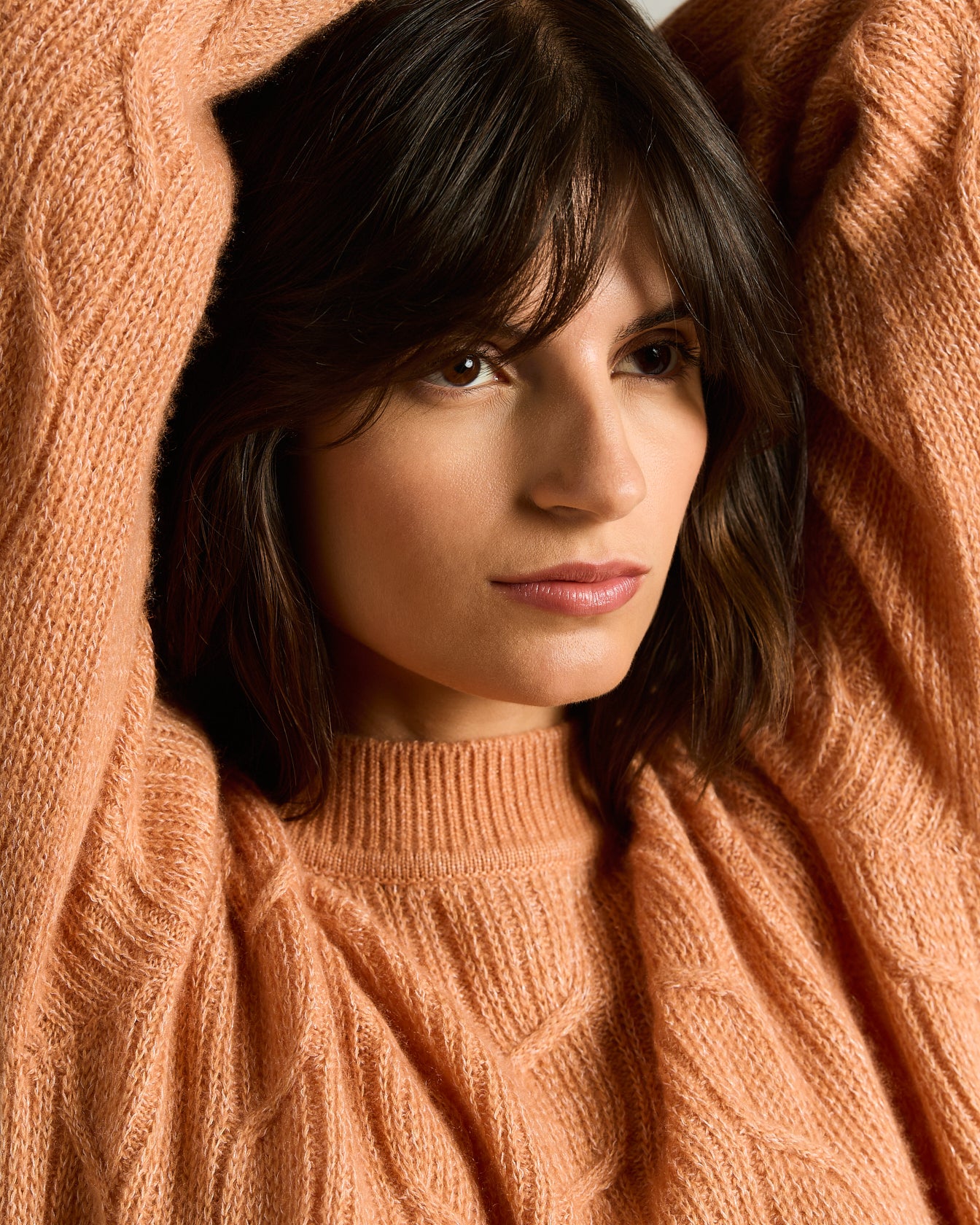 FINE YARN CREW NECK SWEATER