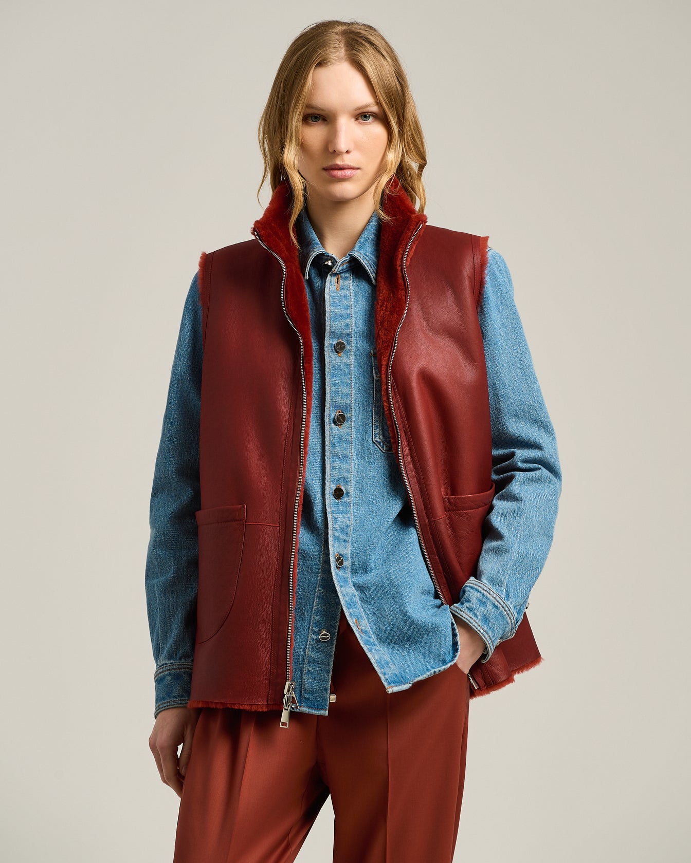 REVERSIBLE SHEARLING SLEEVELESS JACKET