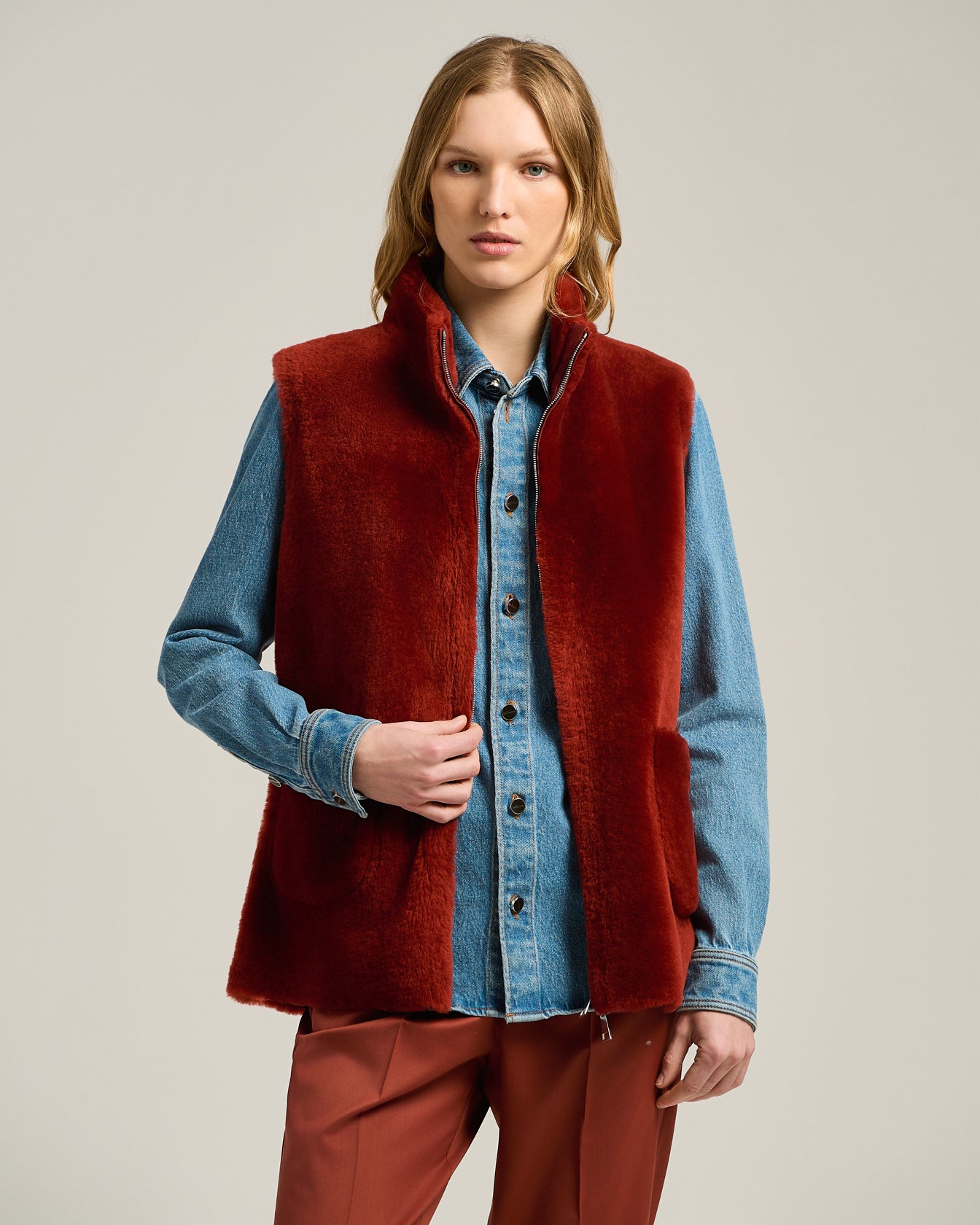 REVERSIBLE SHEARLING SLEEVELESS JACKET