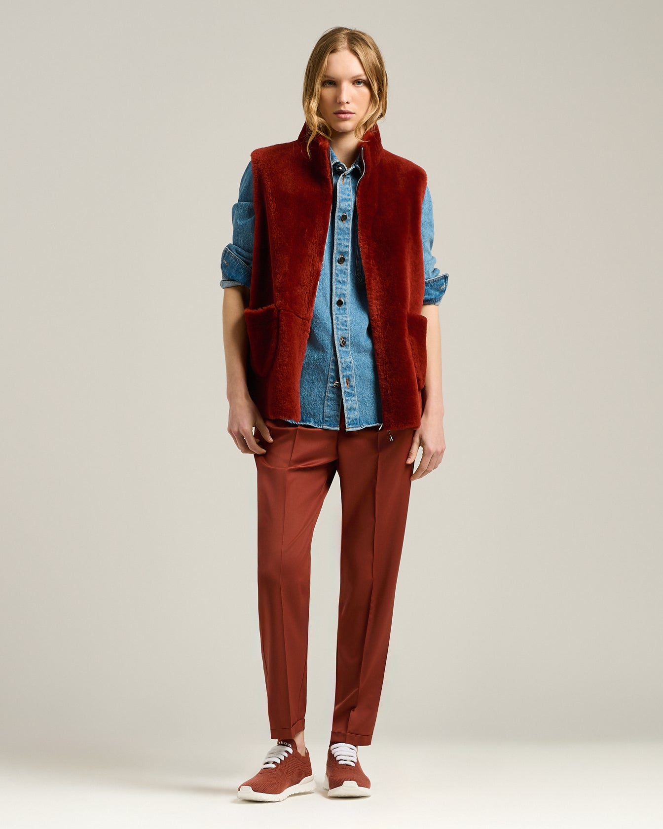 REVERSIBLE SHEARLING SLEEVELESS JACKET