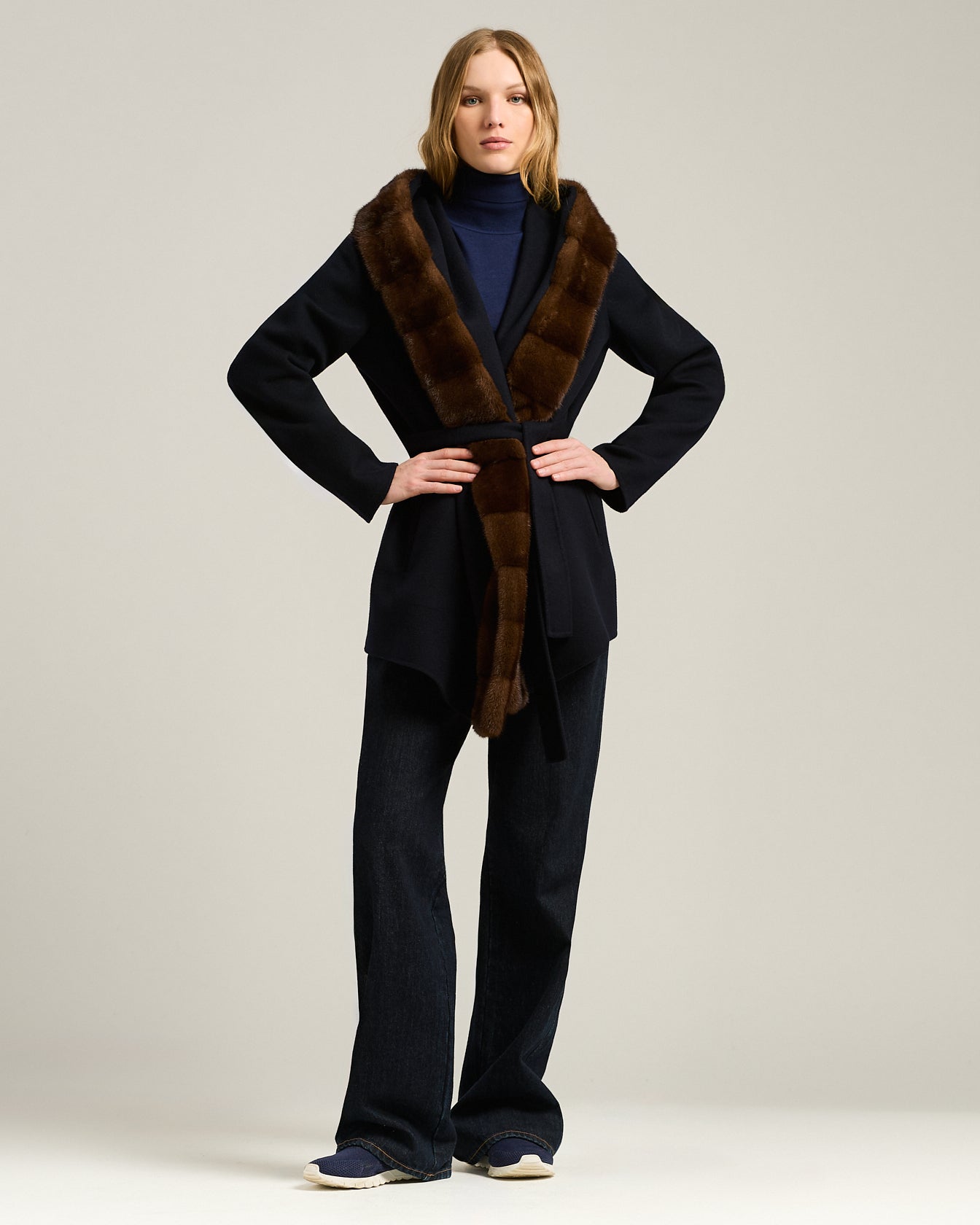 SHORT PURE CASHMERE COAT WITH FUR TRIM