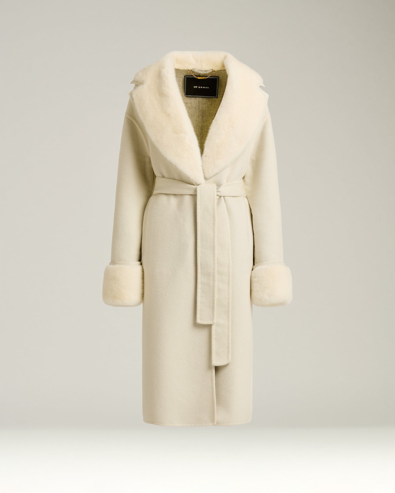 CASHMERE OVERCOAT WITH FUR DETAILS