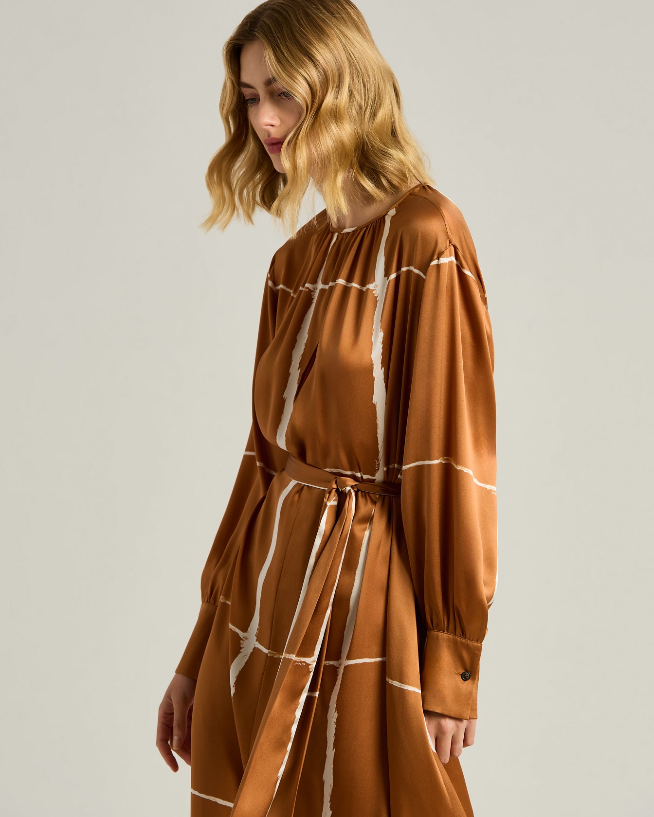 SILK SATIN DRESS WITH FLUID SILHOUETTE