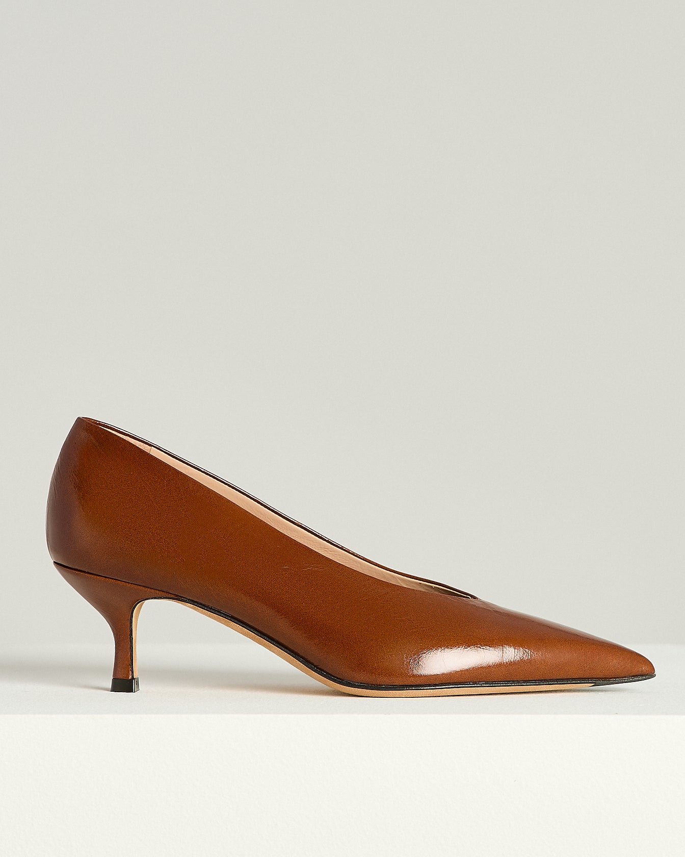 CALFSKIN LEATHER PUMPS WITH MID HEEL