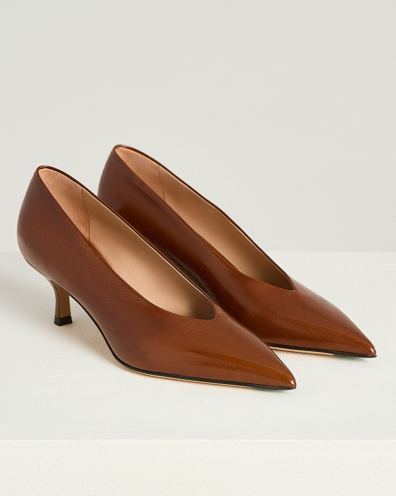 CALFSKIN LEATHER PUMPS WITH MID HEEL