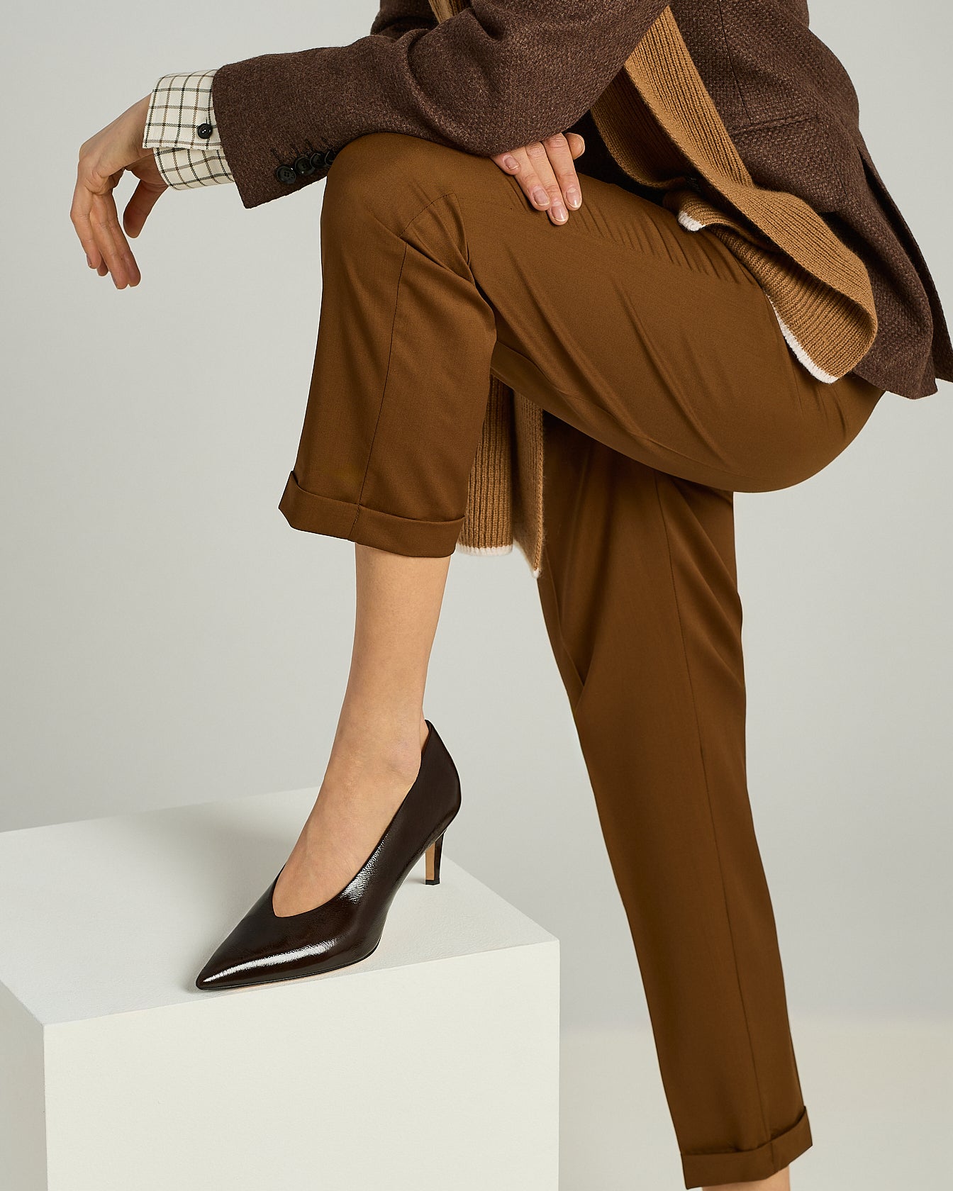 CALFSKIN LEATHER PUMPS WITH MID HEEL