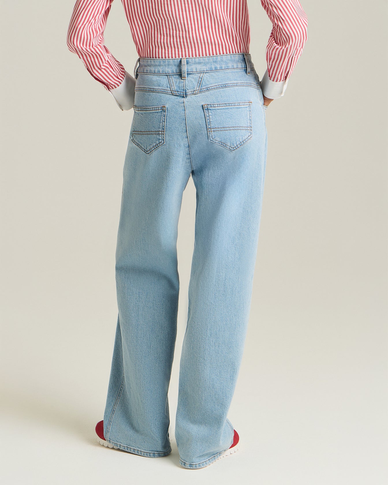 SARTORIAL FLARED JEANS