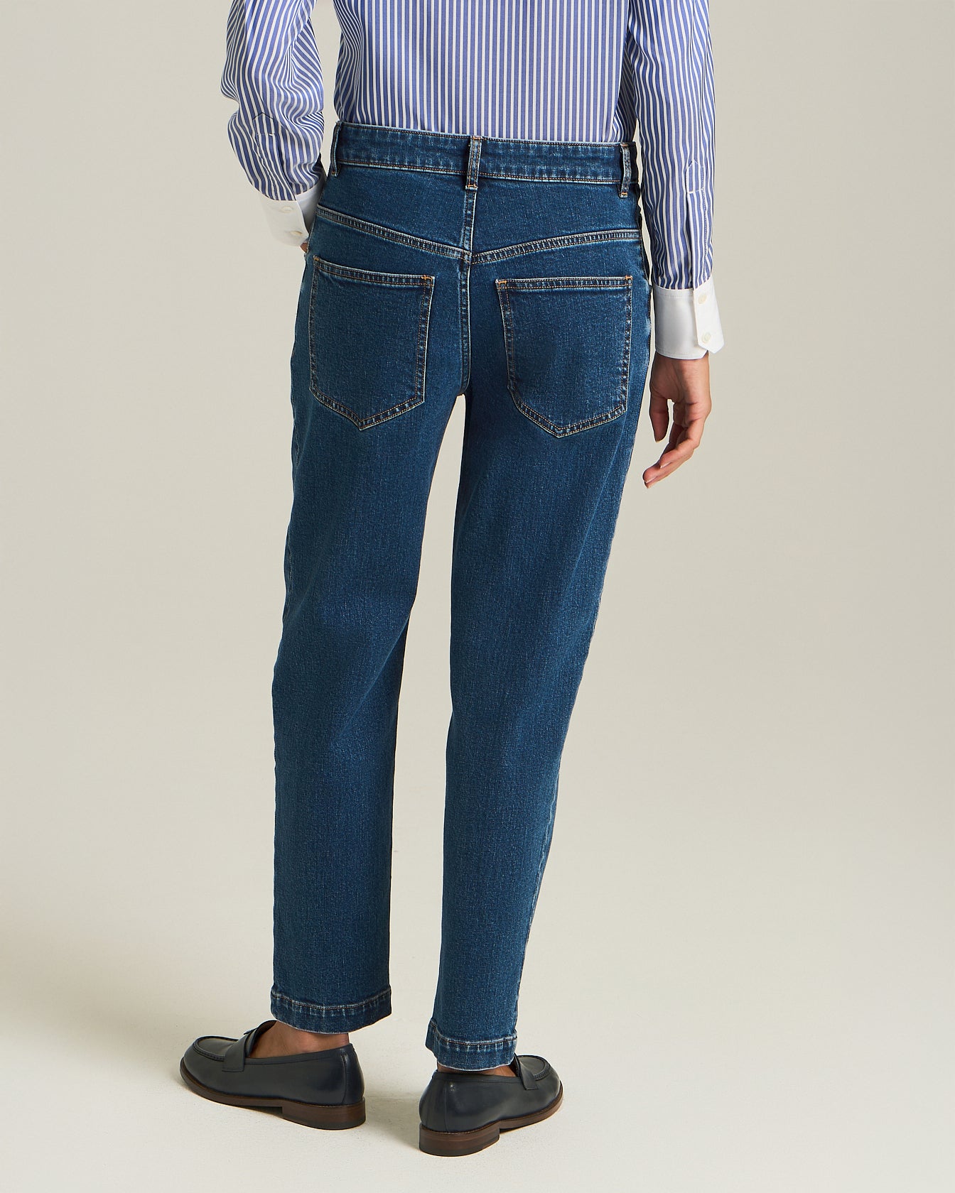 TAILORED CARROT JEANS