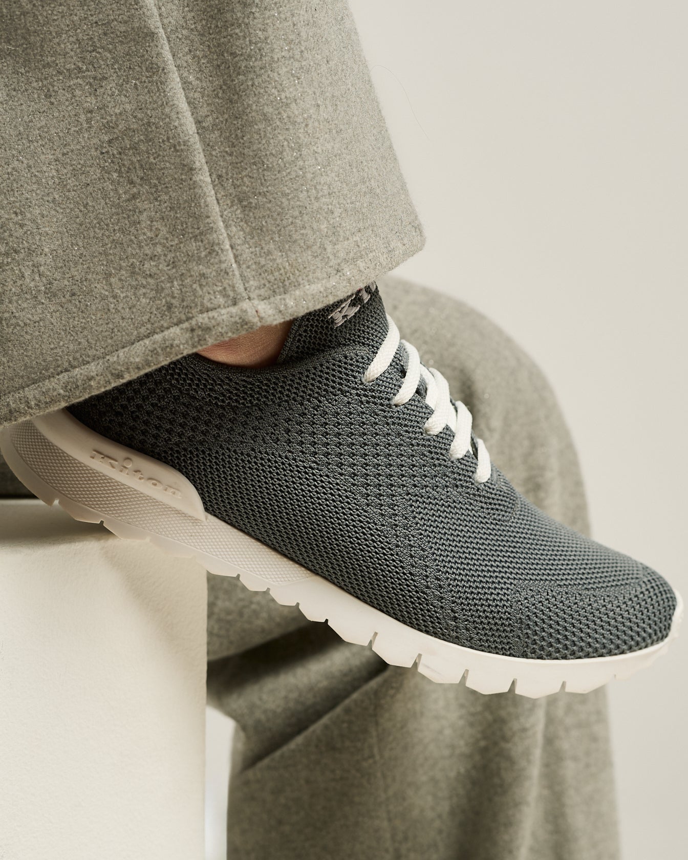 “FIT” TRAINERS IN LIGHT GRAY COTTON-KNIT