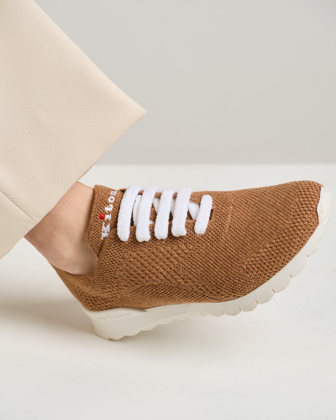 “FIT” TRAINERS IN RUST CASHMERE-KNIT