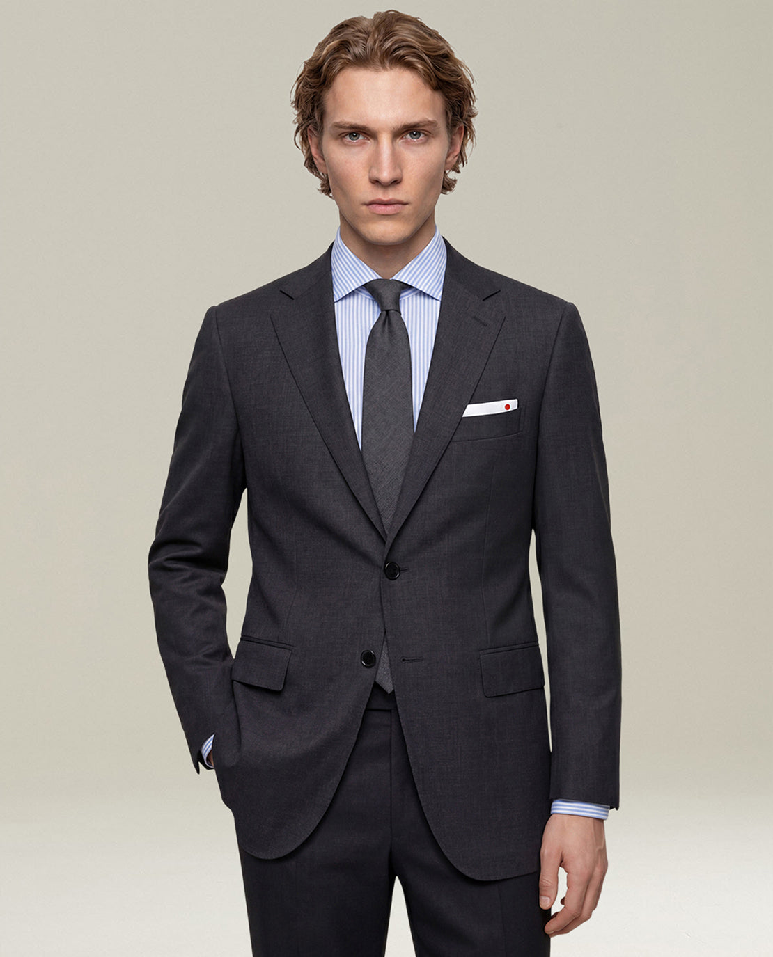 CHARCOAL GREY 14-MICRON WOOL SUIT WITH NATURAL SHOULDERS