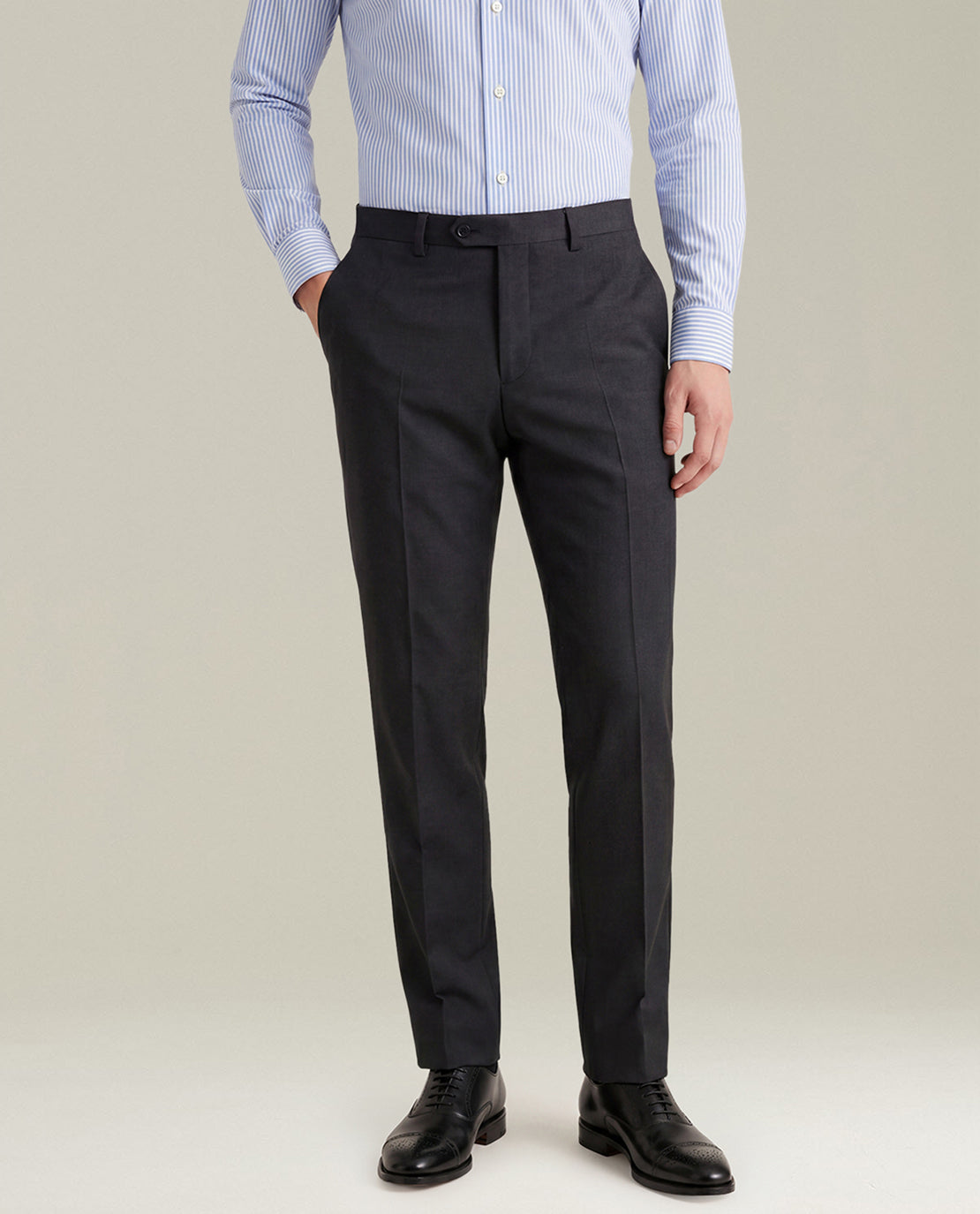 CHARCOAL GREY 14-MICRON WOOL SUIT WITH NATURAL SHOULDERS