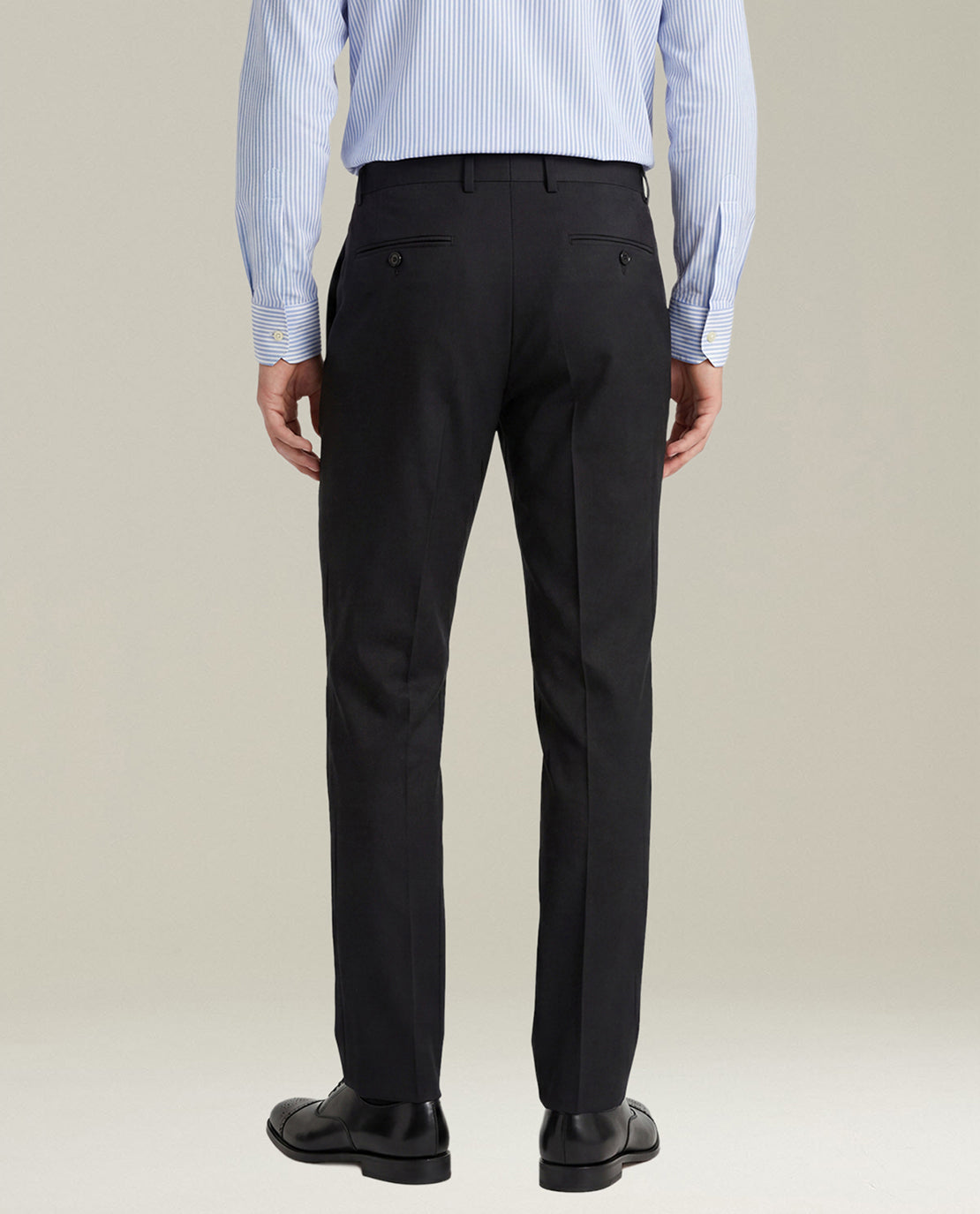 CHARCOAL GREY 14-MICRON WOOL SUIT WITH NATURAL SHOULDERS