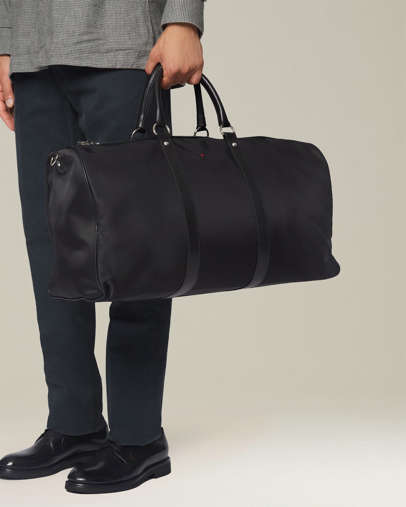 GYM BAG WITH LEATHER INSERTS