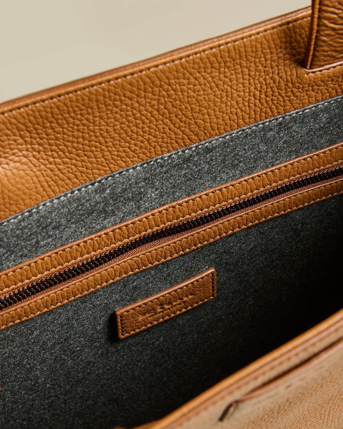 Men's deerskin brown leather handcrafted tote bag | Kiton