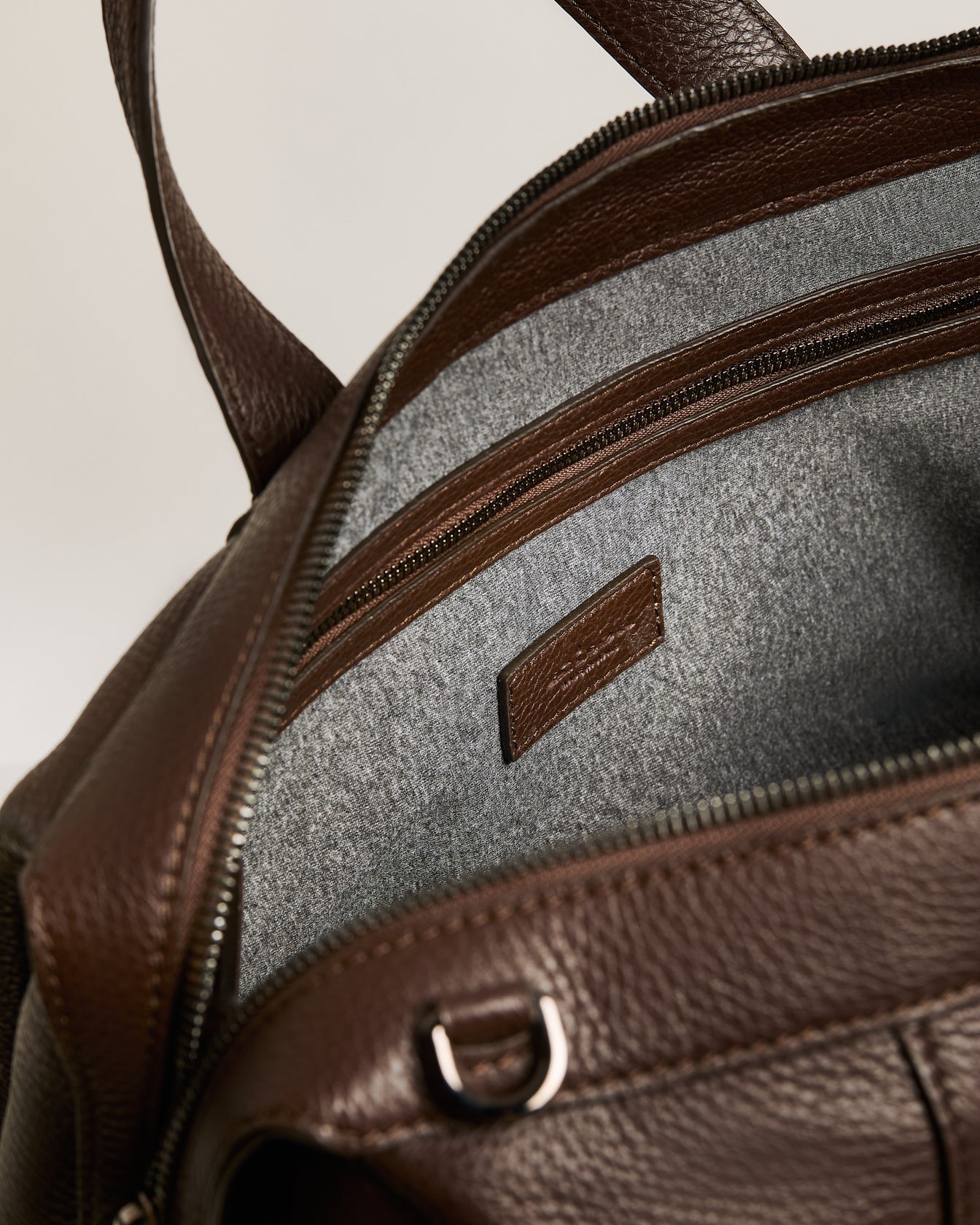 DEERSKIN TRAVEL BAG