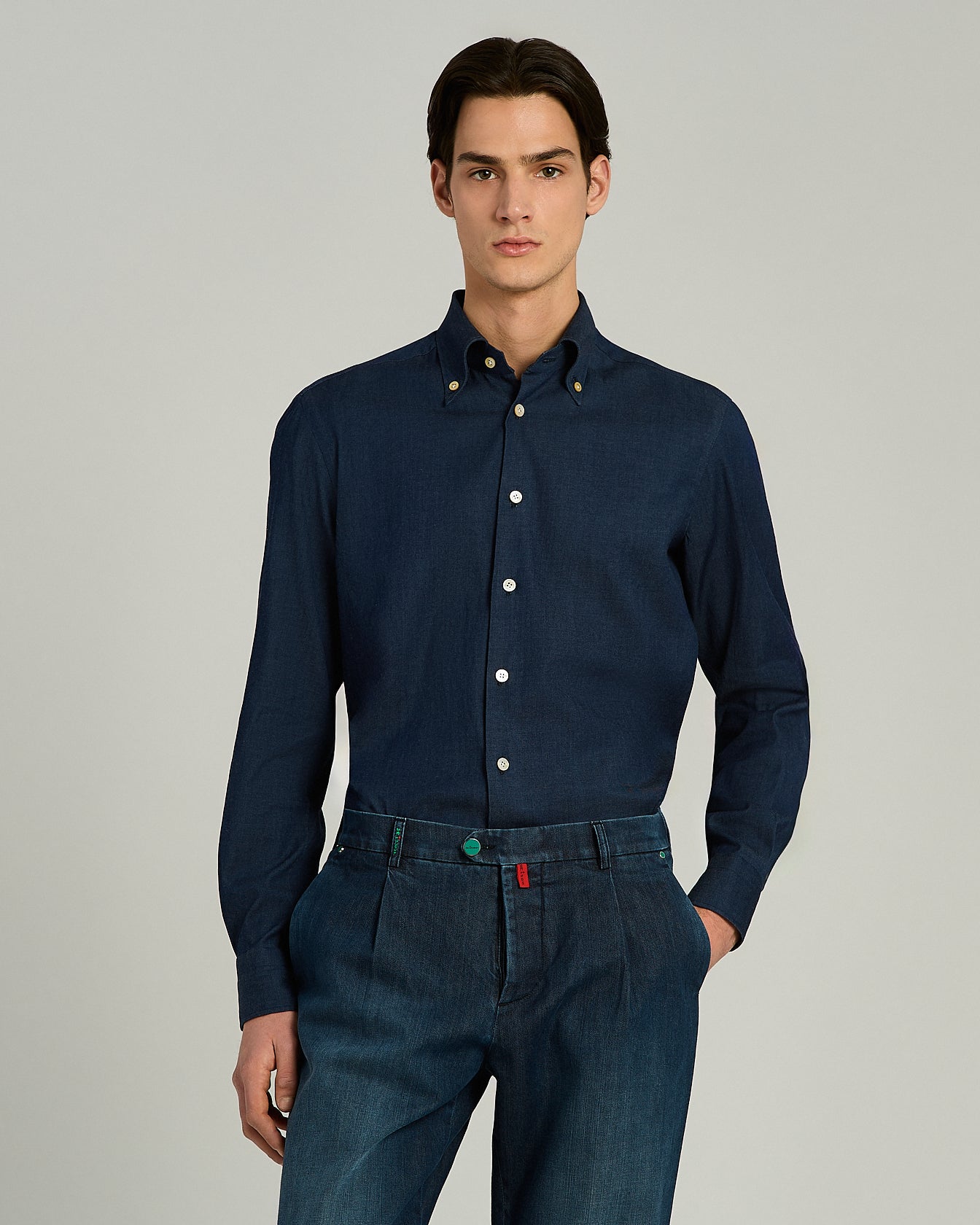 WASHED STRETCH COTTON BUTTON-DOWN SHIRT