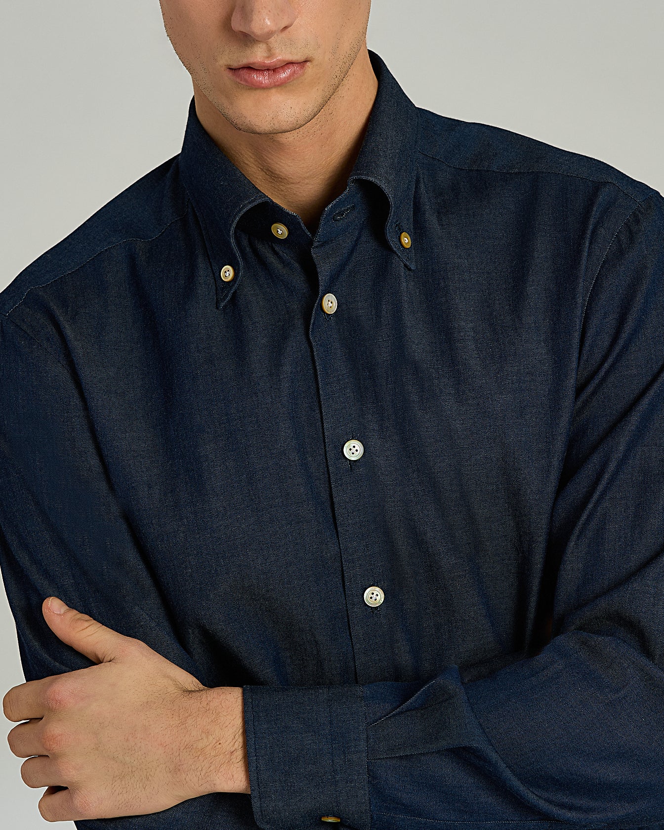 WASHED STRETCH COTTON BUTTON-DOWN SHIRT