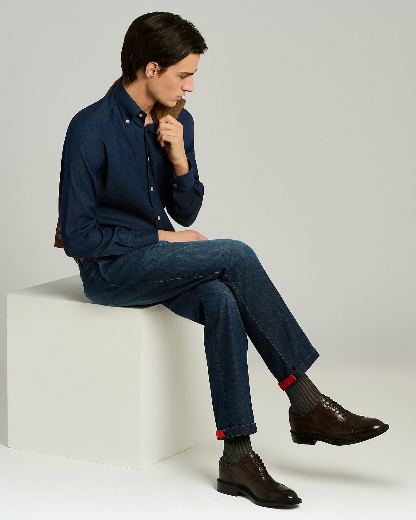 WASHED STRETCH COTTON BUTTON-DOWN SHIRT