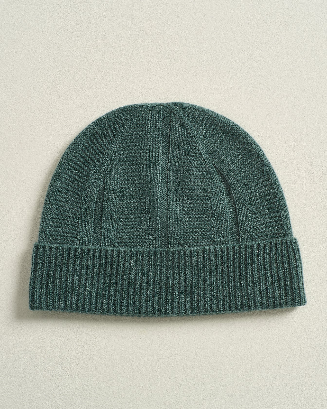 CASHMERE CABLE-KNIT BEANIE