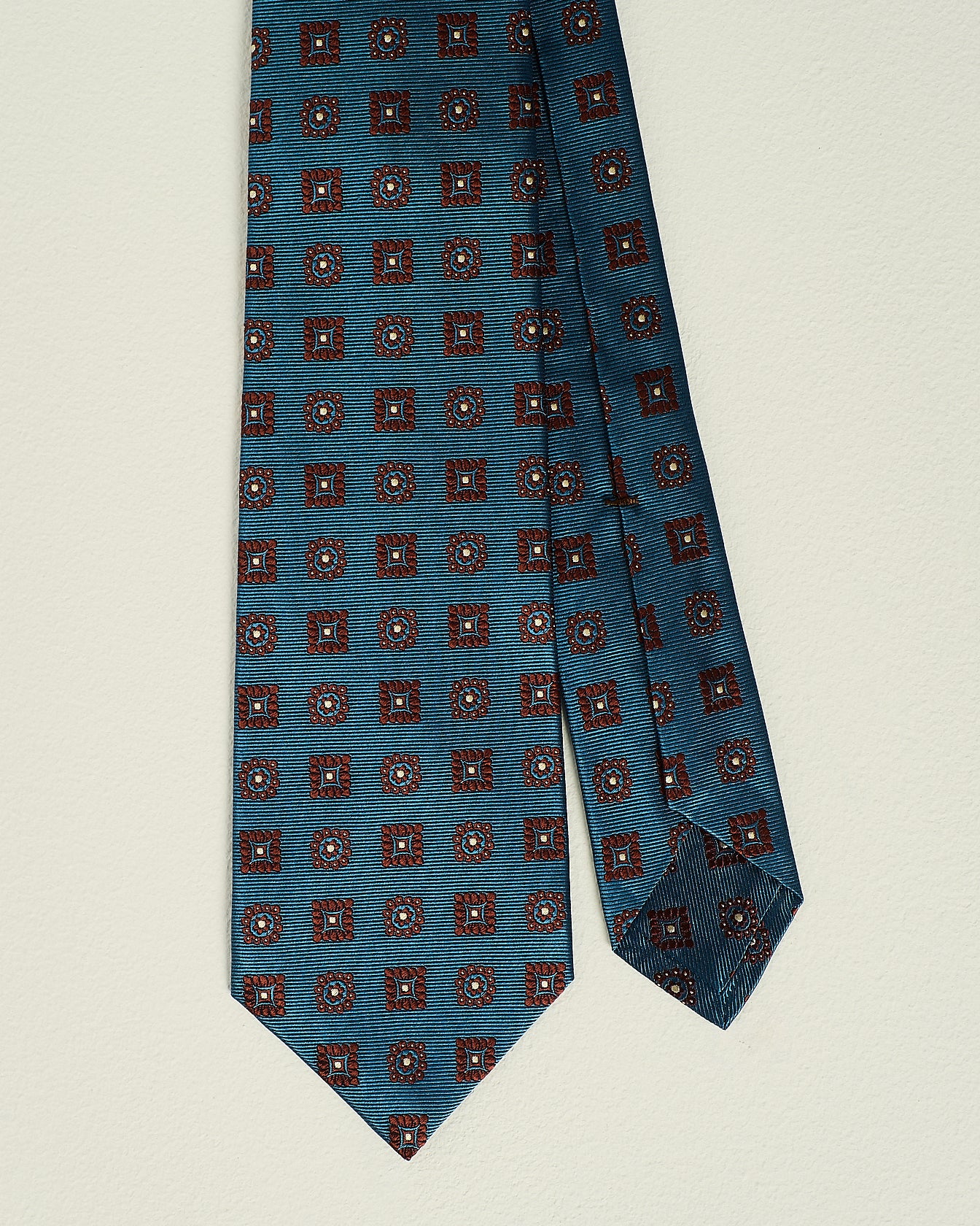 PATTERNED SILK TIE