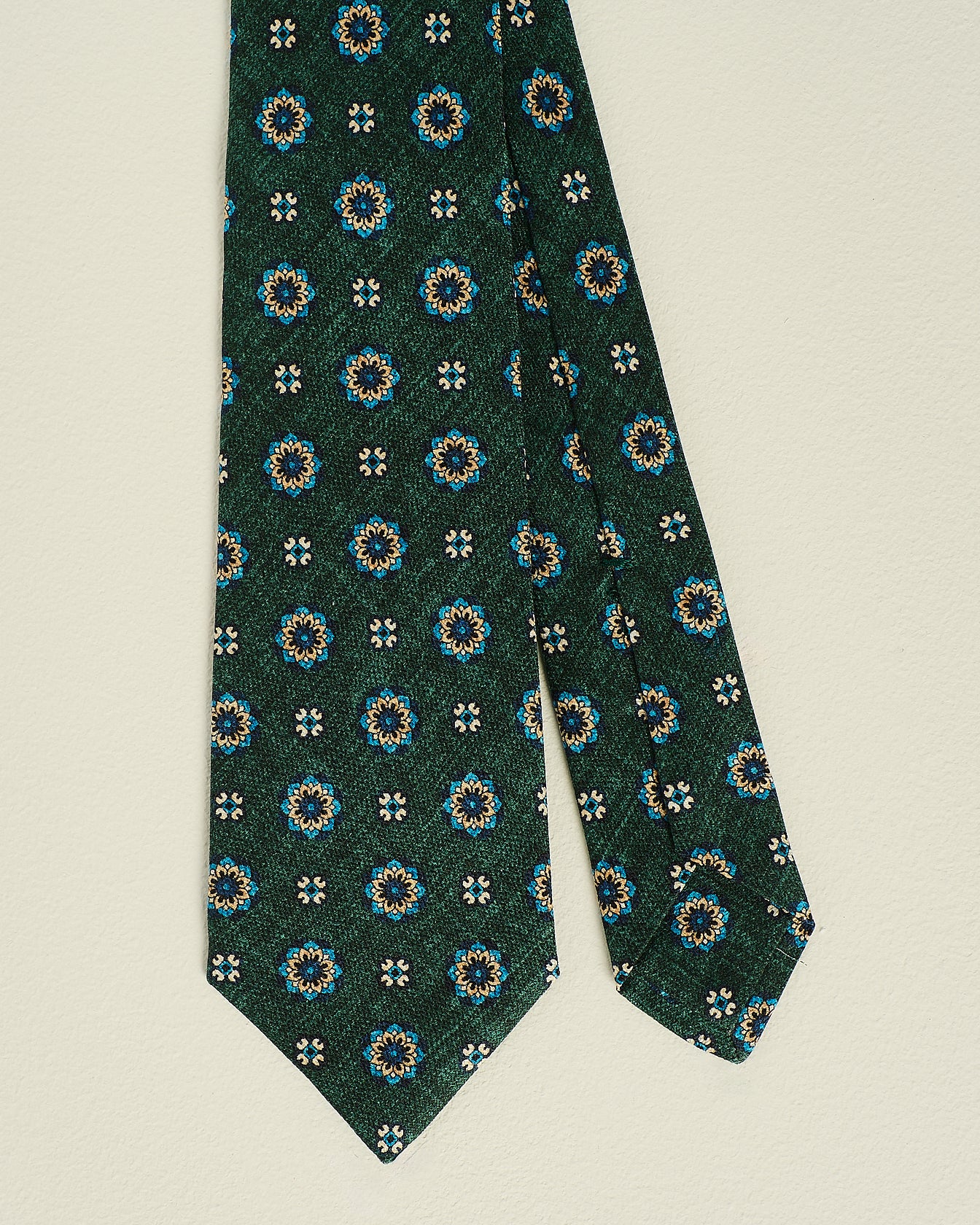 PATTERNED SILK TIE