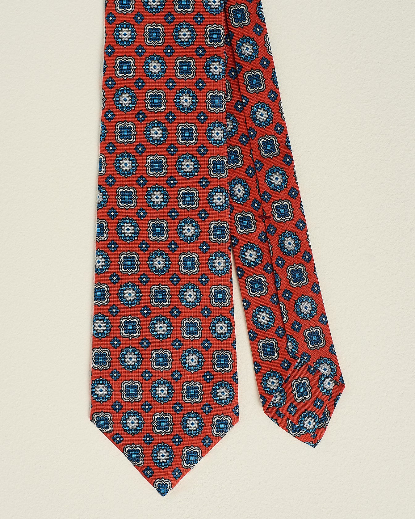 PATTERNED SILK TIE