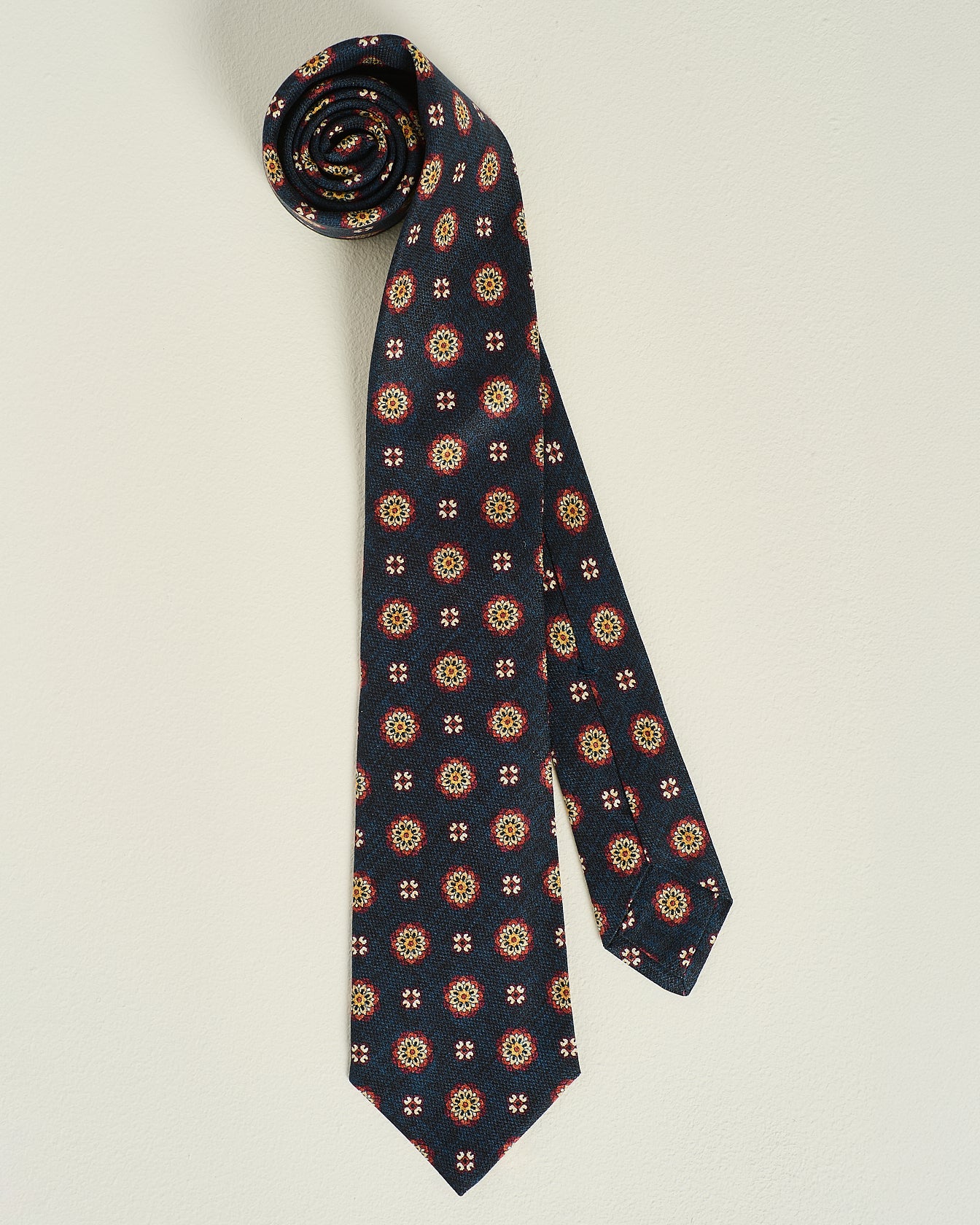 PATTERNED SILK TIE