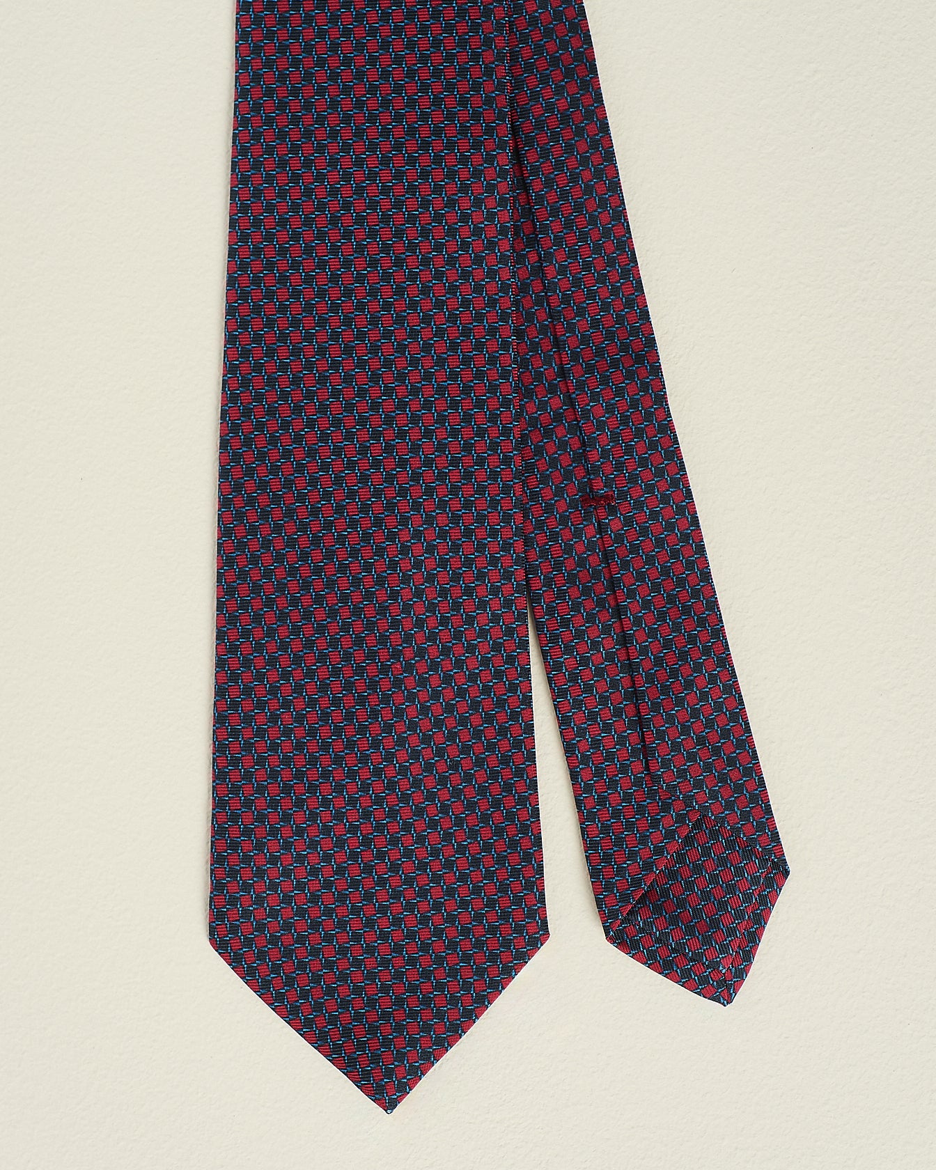 PATTERNED SILK TIE