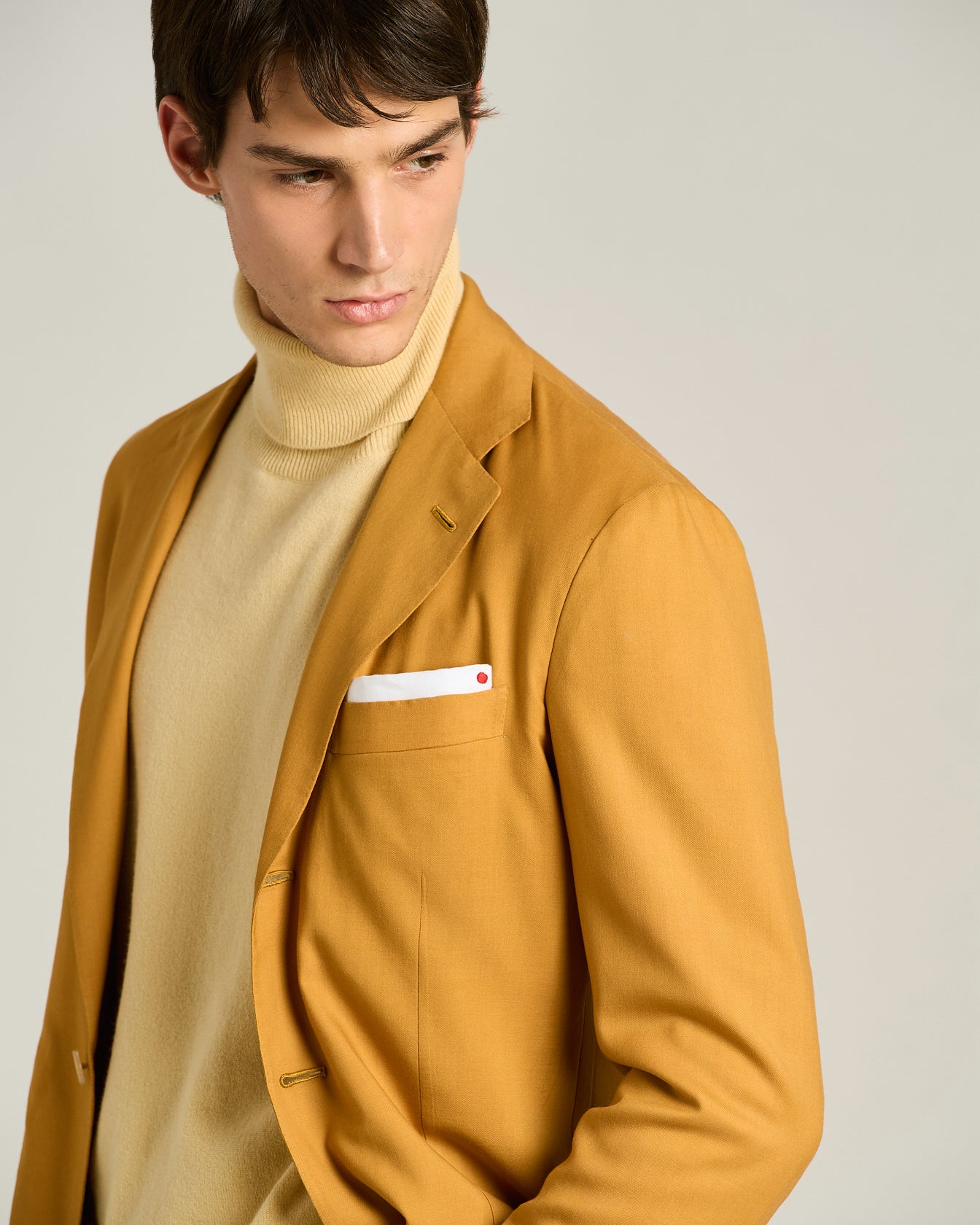 CASHMERE SINGLE-BREASTED JACKET IN MUSTARD YELLOW