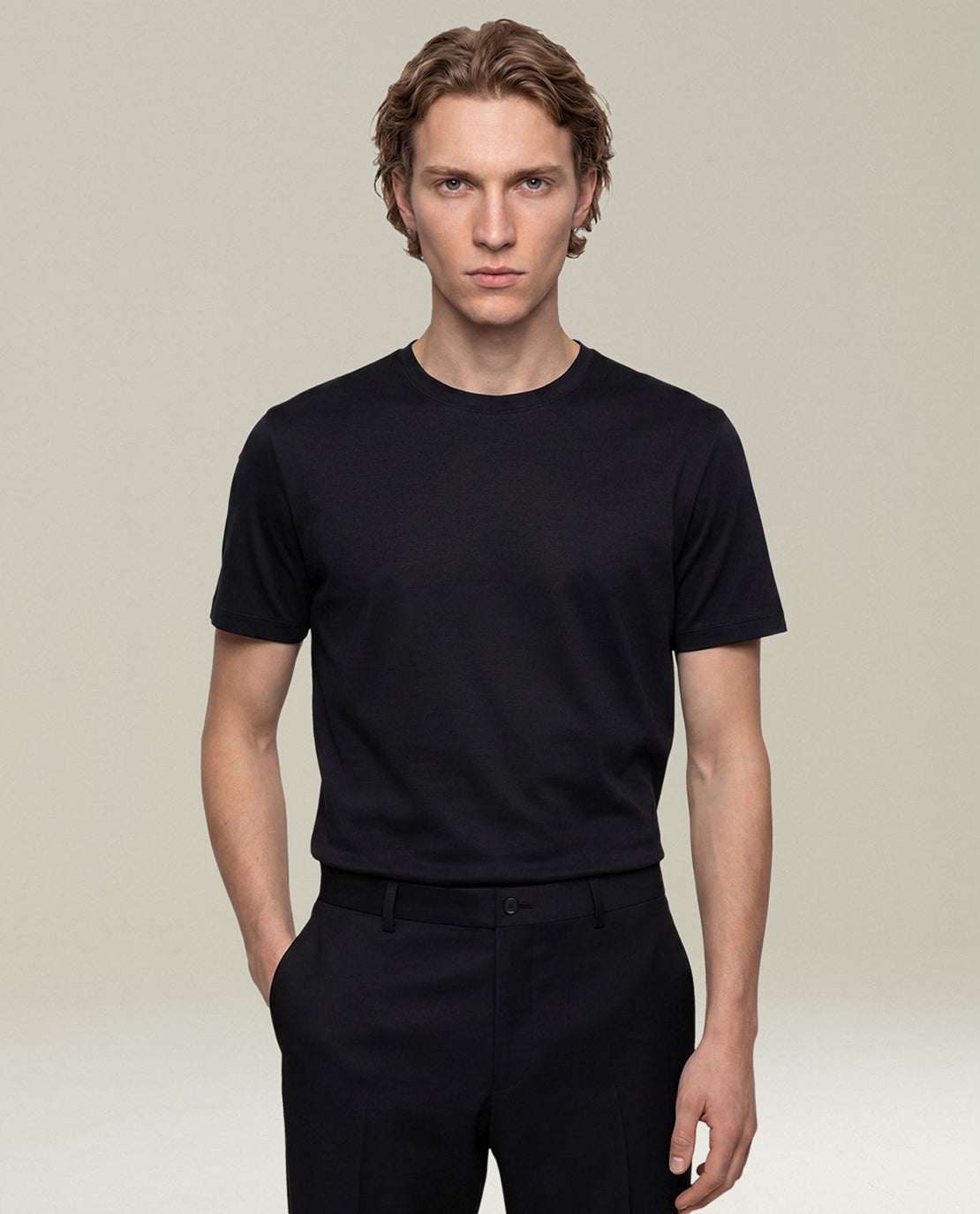 BLACK CREW-NECK T-SHIRT