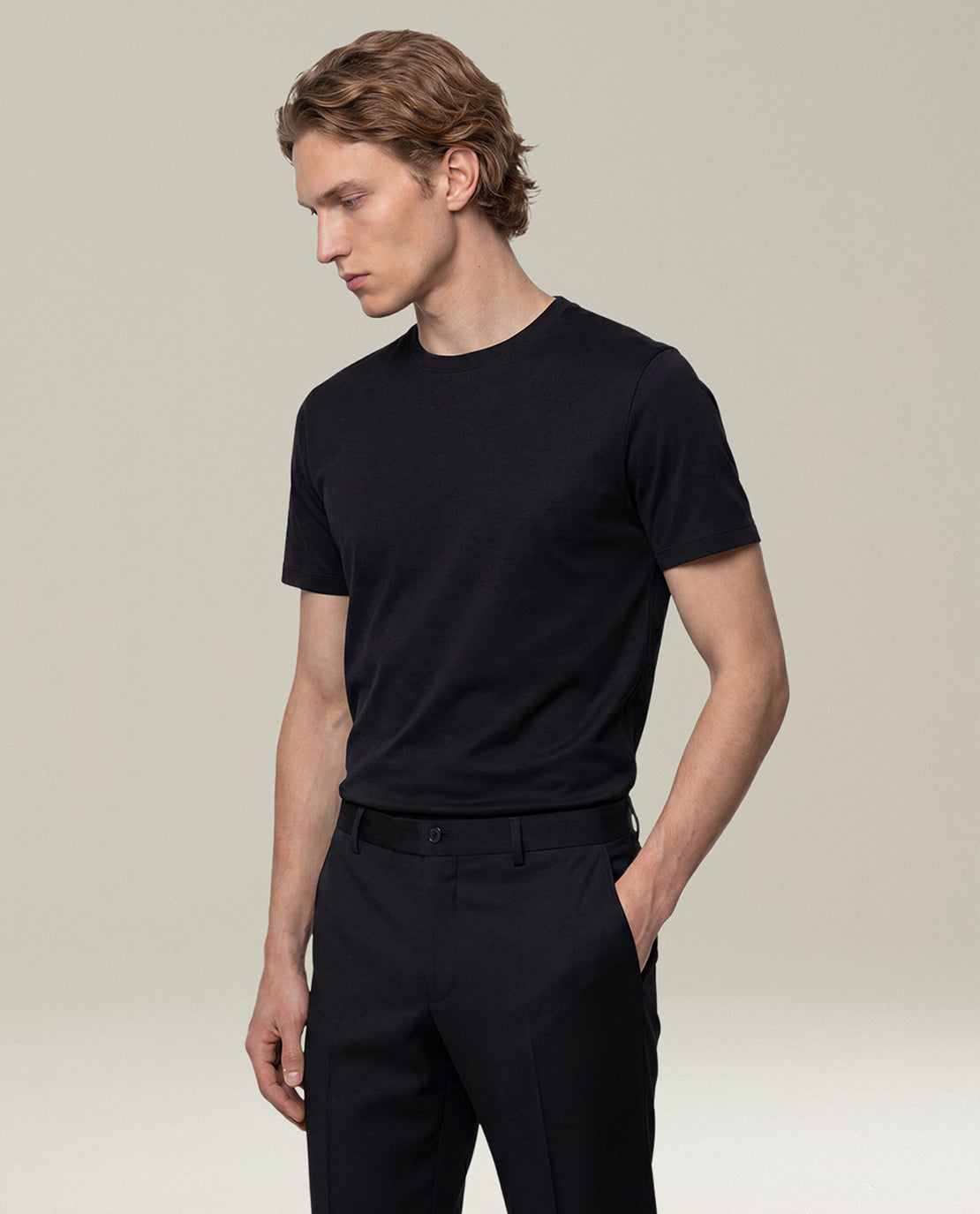 BLACK CREW-NECK T-SHIRT