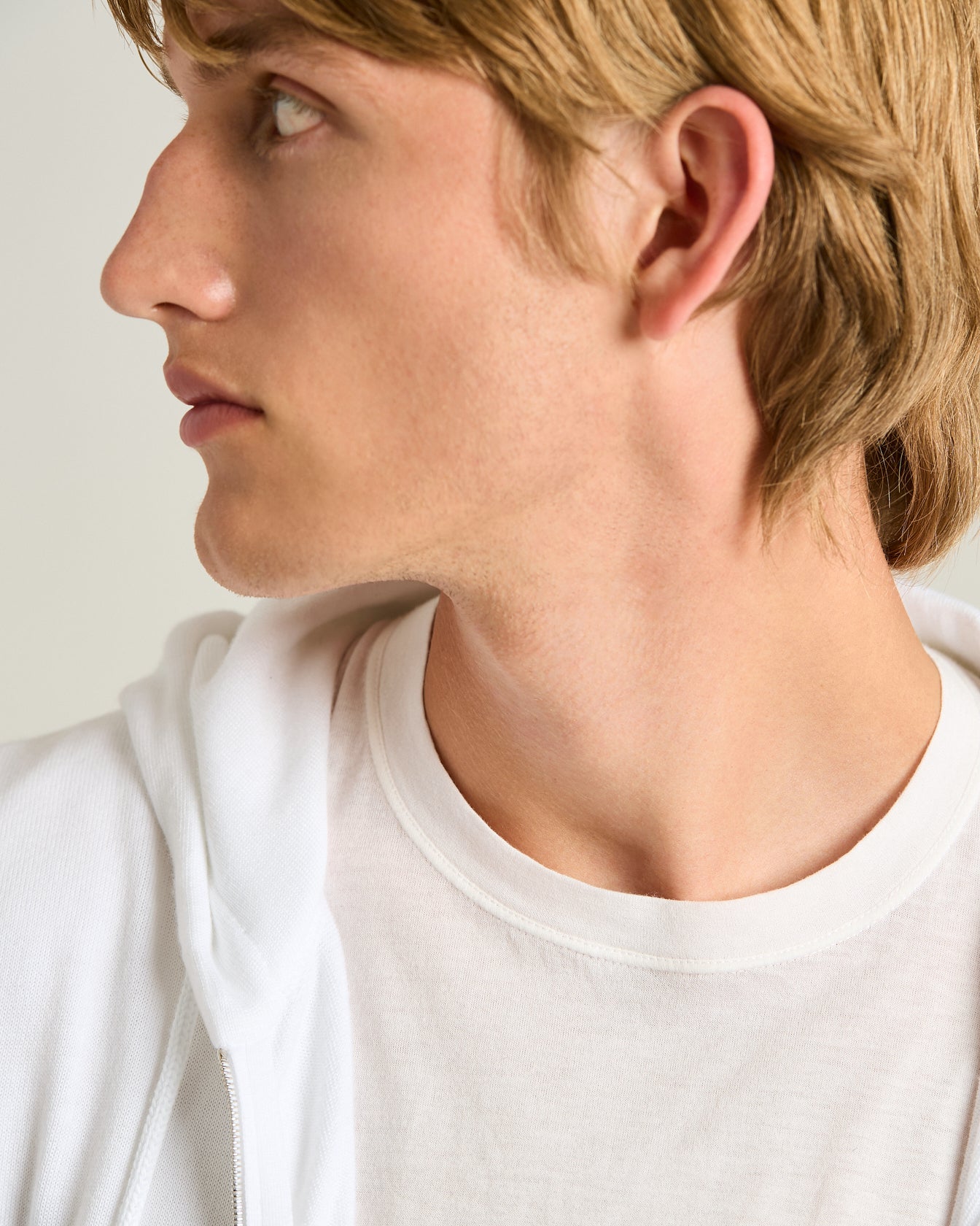 COTTON AND CASHMERE BLEND T-SHIRT IN WHITE