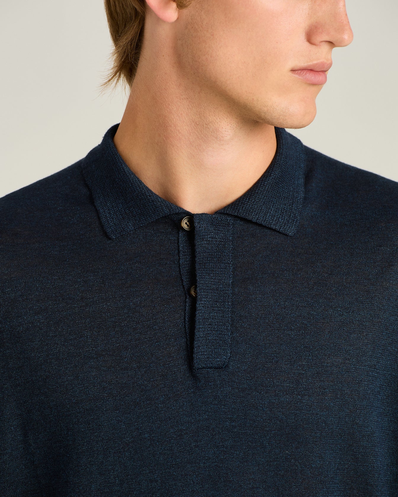 LIGHTWEIGHT KNIT SHORT-SLEEVED POLO SHIRT