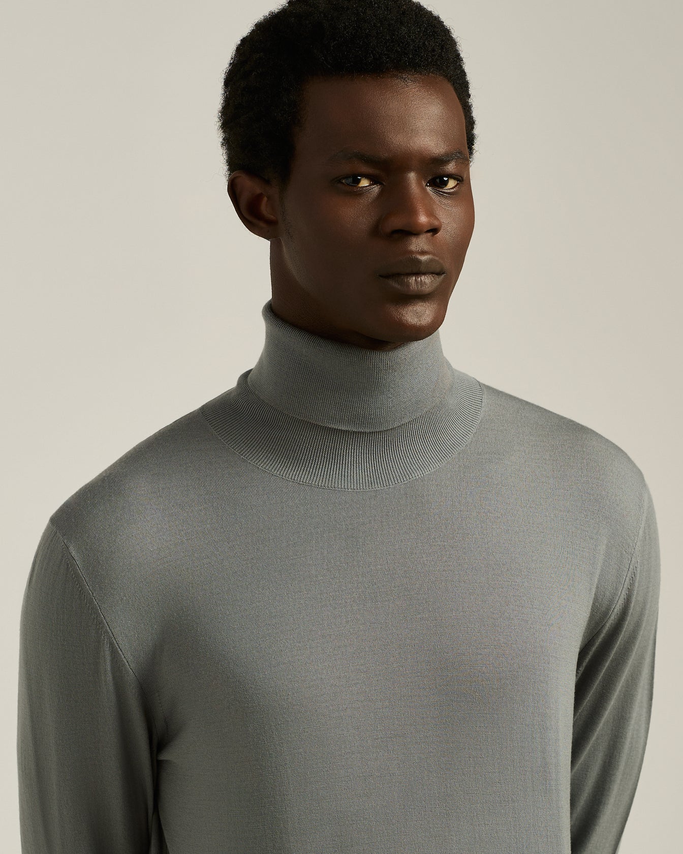 BLUE DIAMOND TURTLENECK TOP