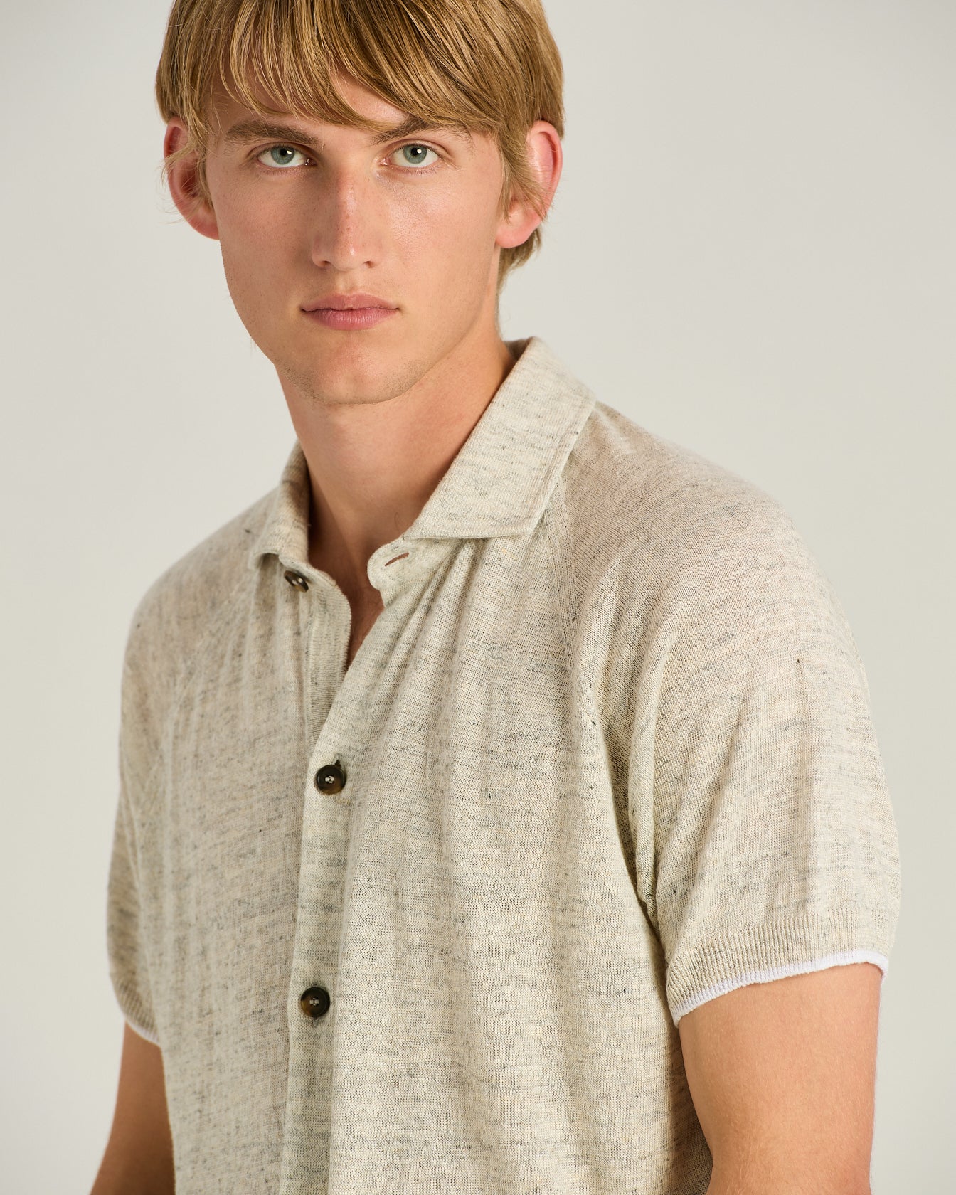 PURE LINEN SHORT-SLEEVED SHIRT