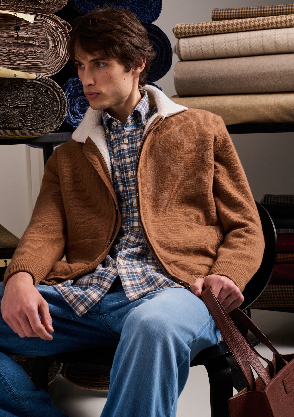 CARAMEL WOOL AND CASHMERE BOMBER JACKET WITH SHEARLING-EFFECT COLLAR 4
