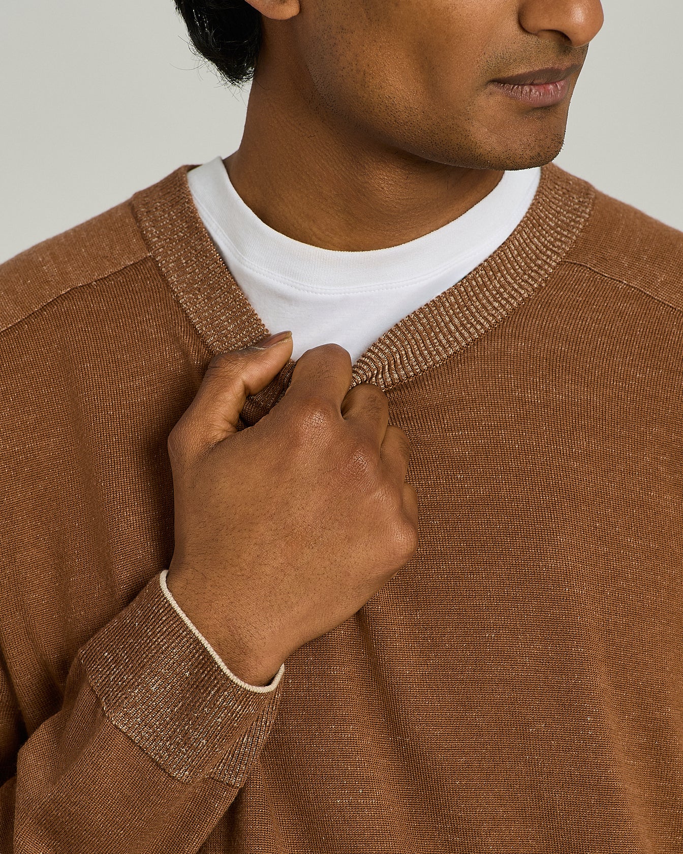 PURE VIRGIN WOOL CREW NECK SWEATER