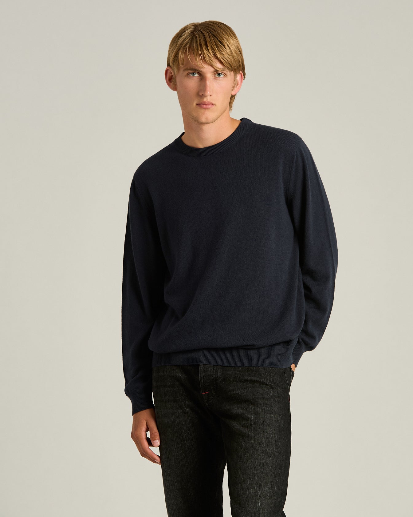 PURE CASHMERE CREW NECK SWEATER