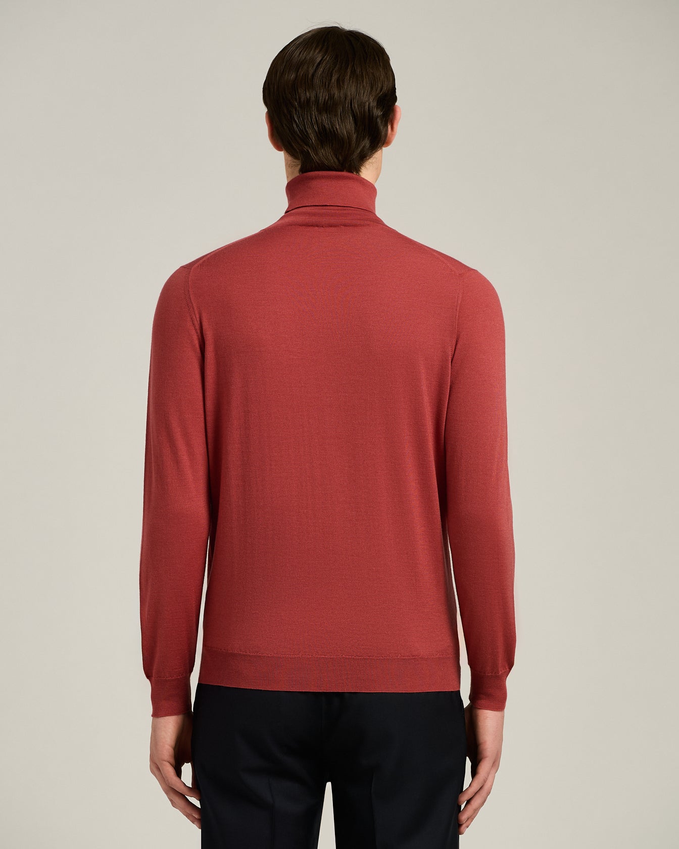 CASHMERE AND SILK POLO NECK TOP FEATURING A STOCKING STITCH