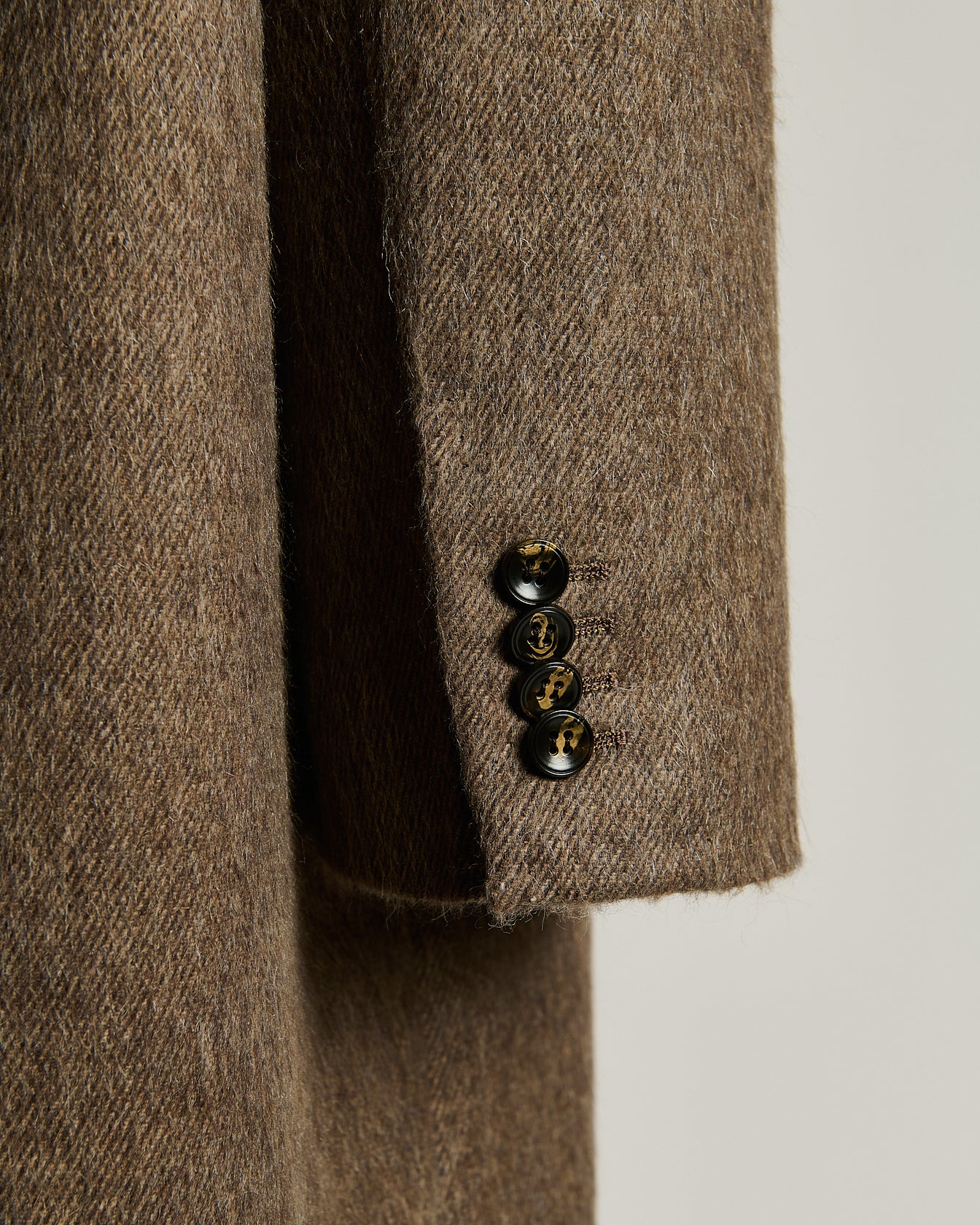 CASHMERE AND WOOL OVERCOAT WITH RELAXED SILHOUETTE