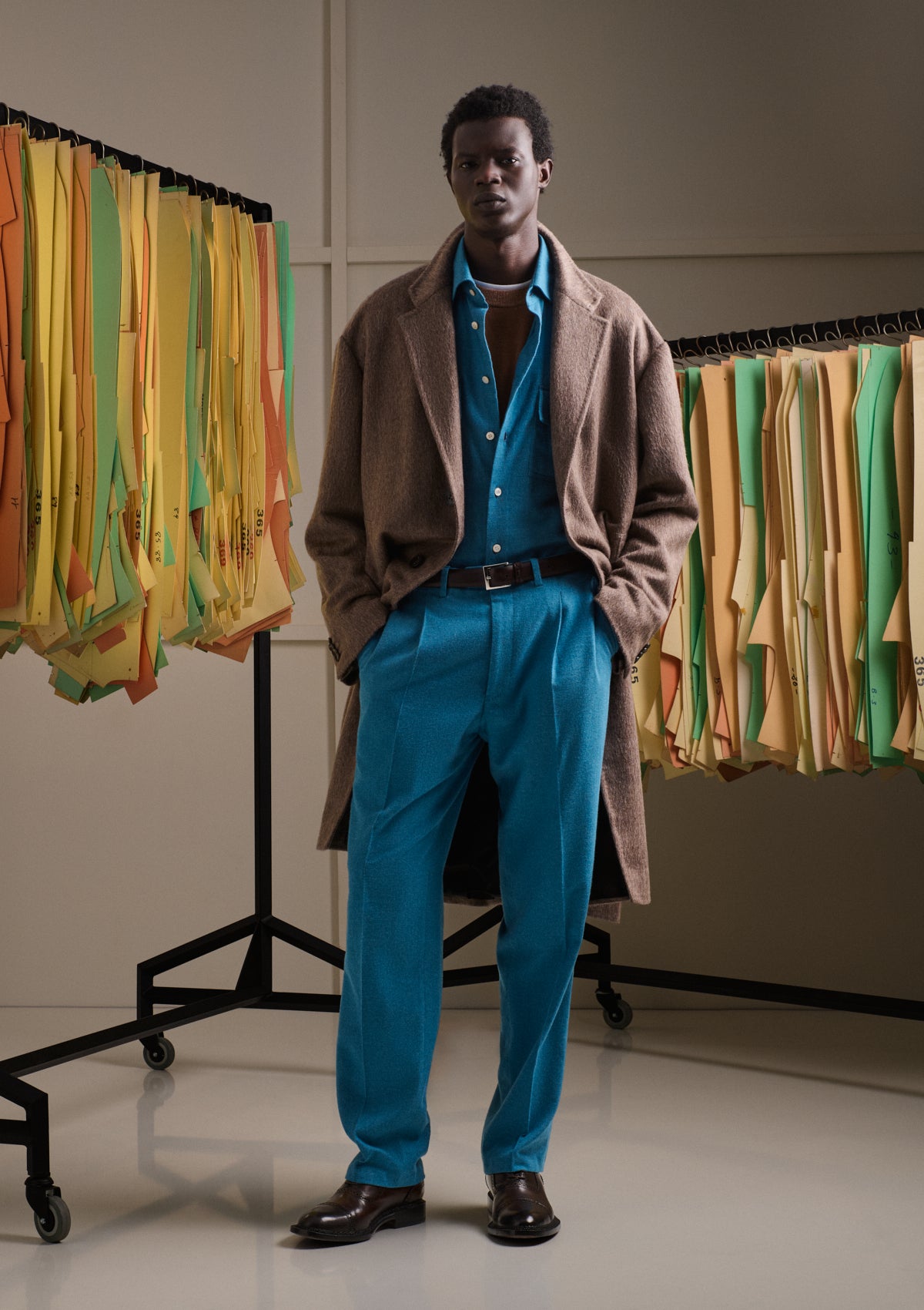 CASHMERE AND WOOL OVERCOAT WITH RELAXED SILHOUETTE