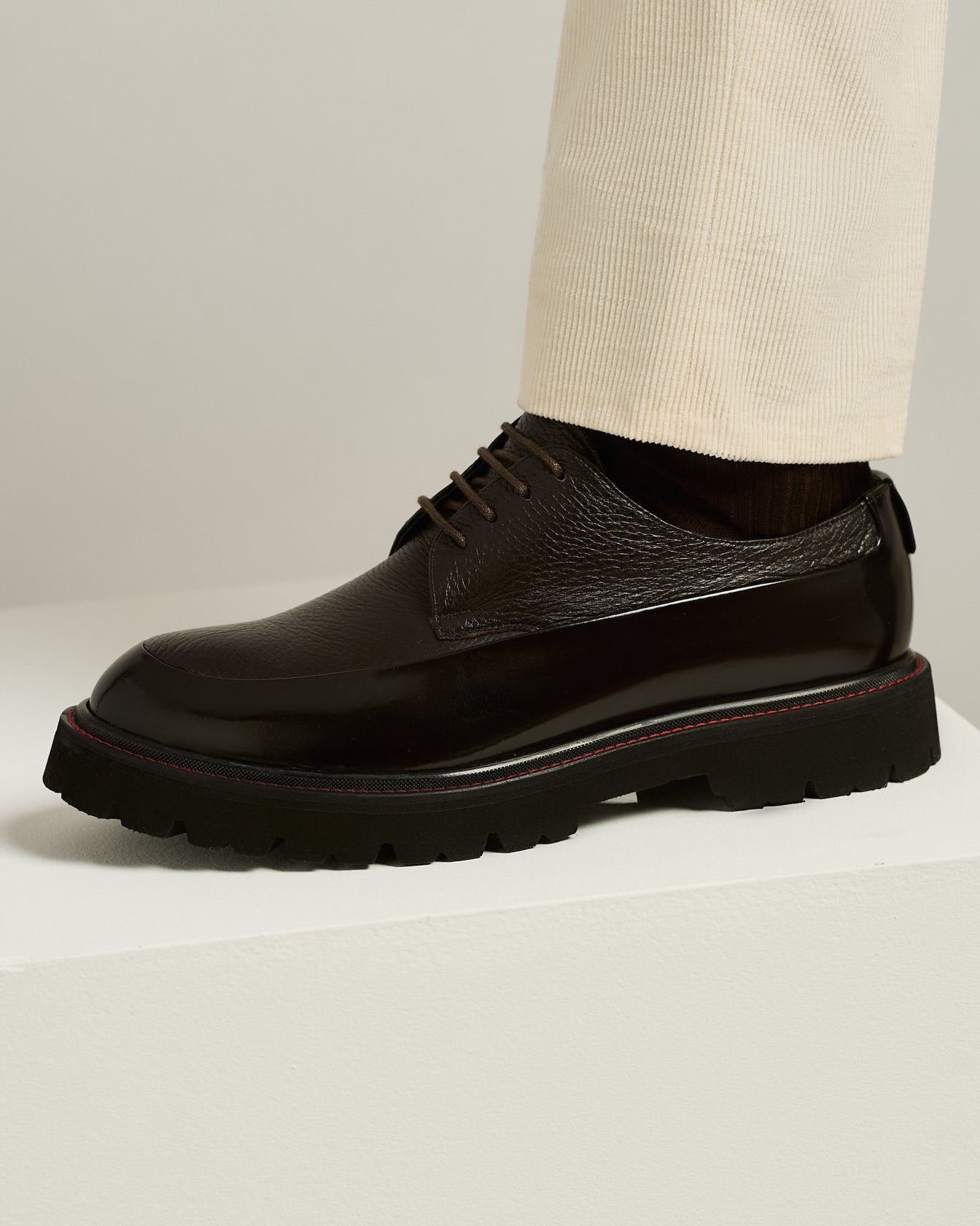 DEERSKIN AND CALFSKIN LACE-UP SHOE