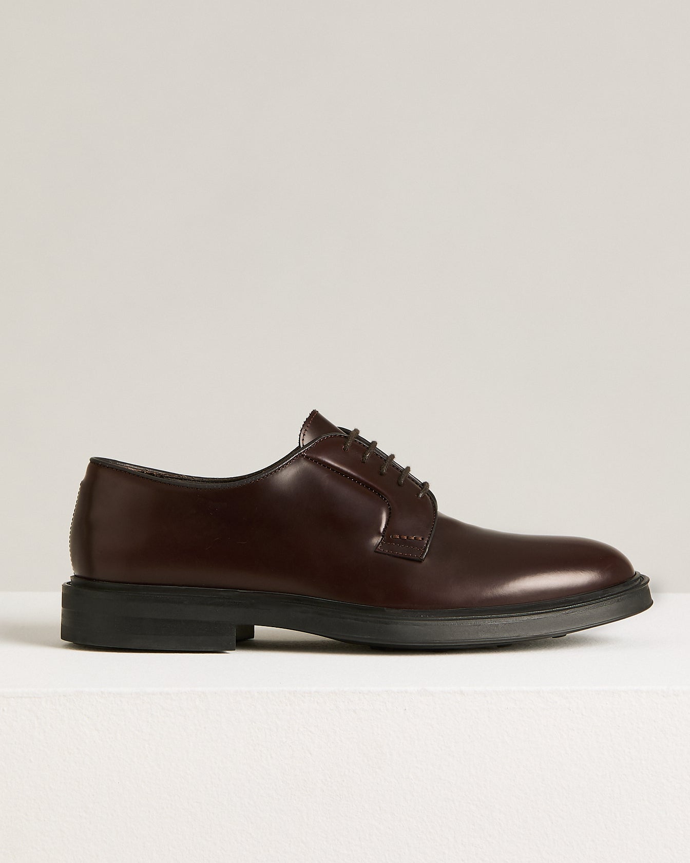 SMOOTH CALFSKIN DERBY SHOE WITH RUBBER SOLE