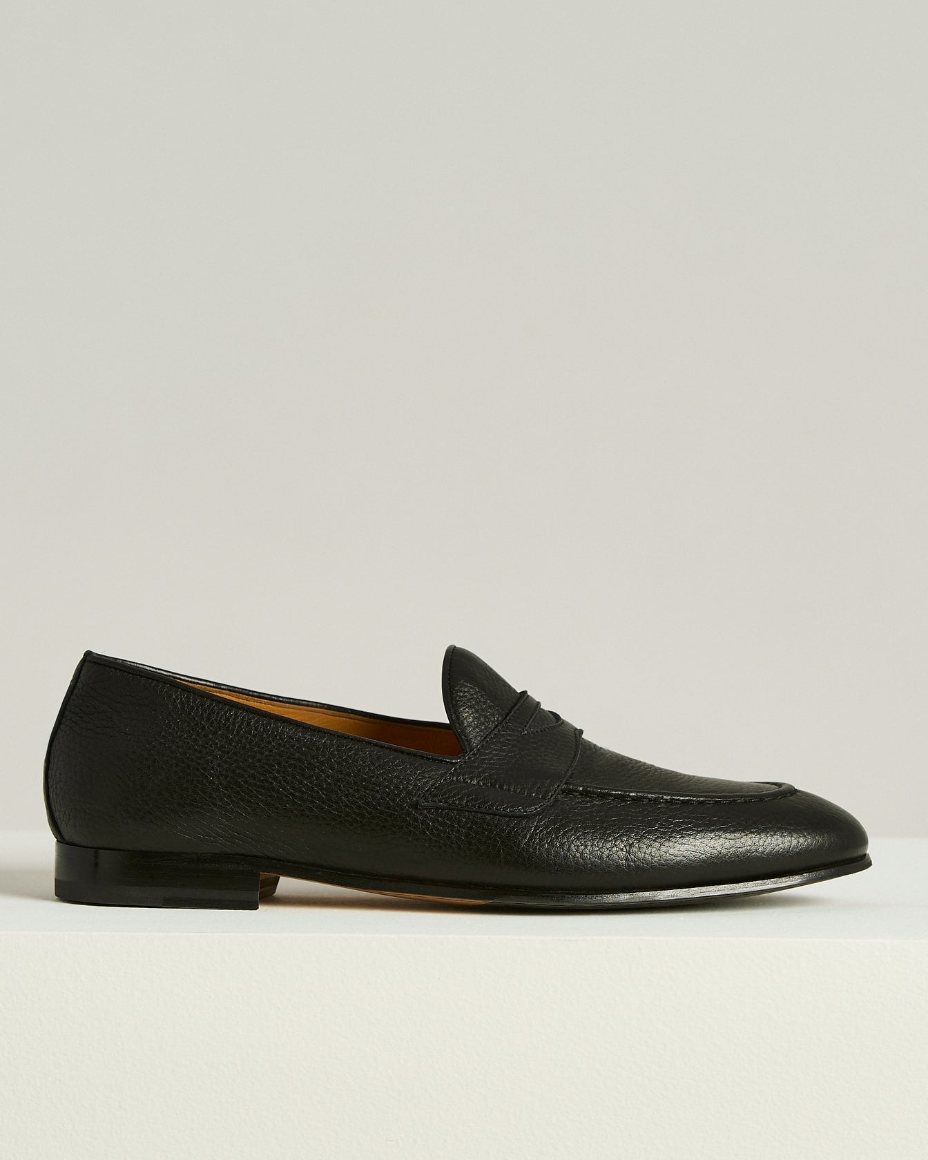 GRAINED LEATHER LOAFERS