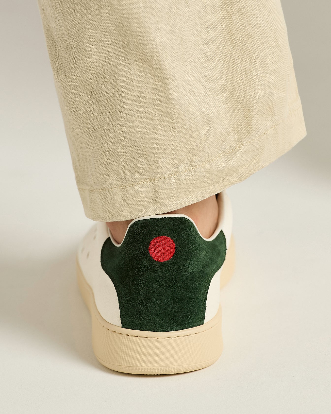SNEAKERS WITH SUEDE DETAIL