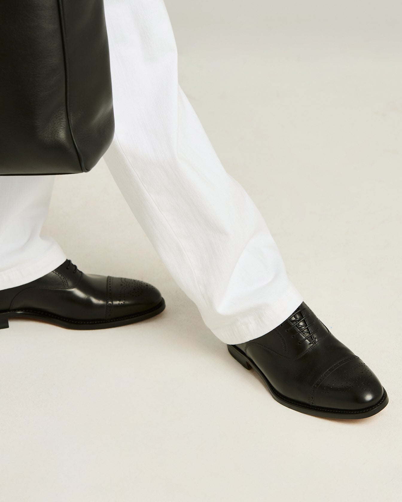 LEATHER LACE-UP SHOE